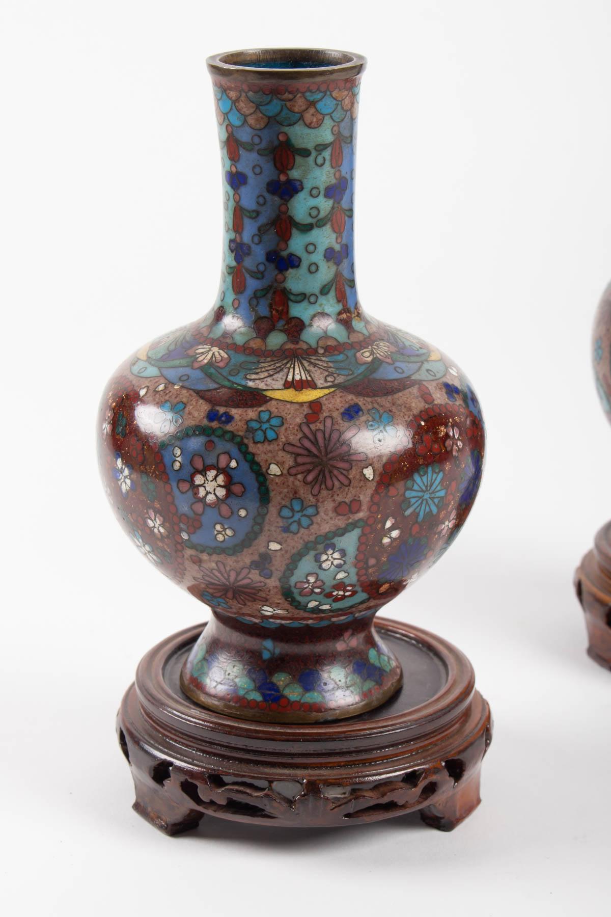 Pair of Cloisonné Bronze Vases, Japan, Circa 1900 For Sale 2
