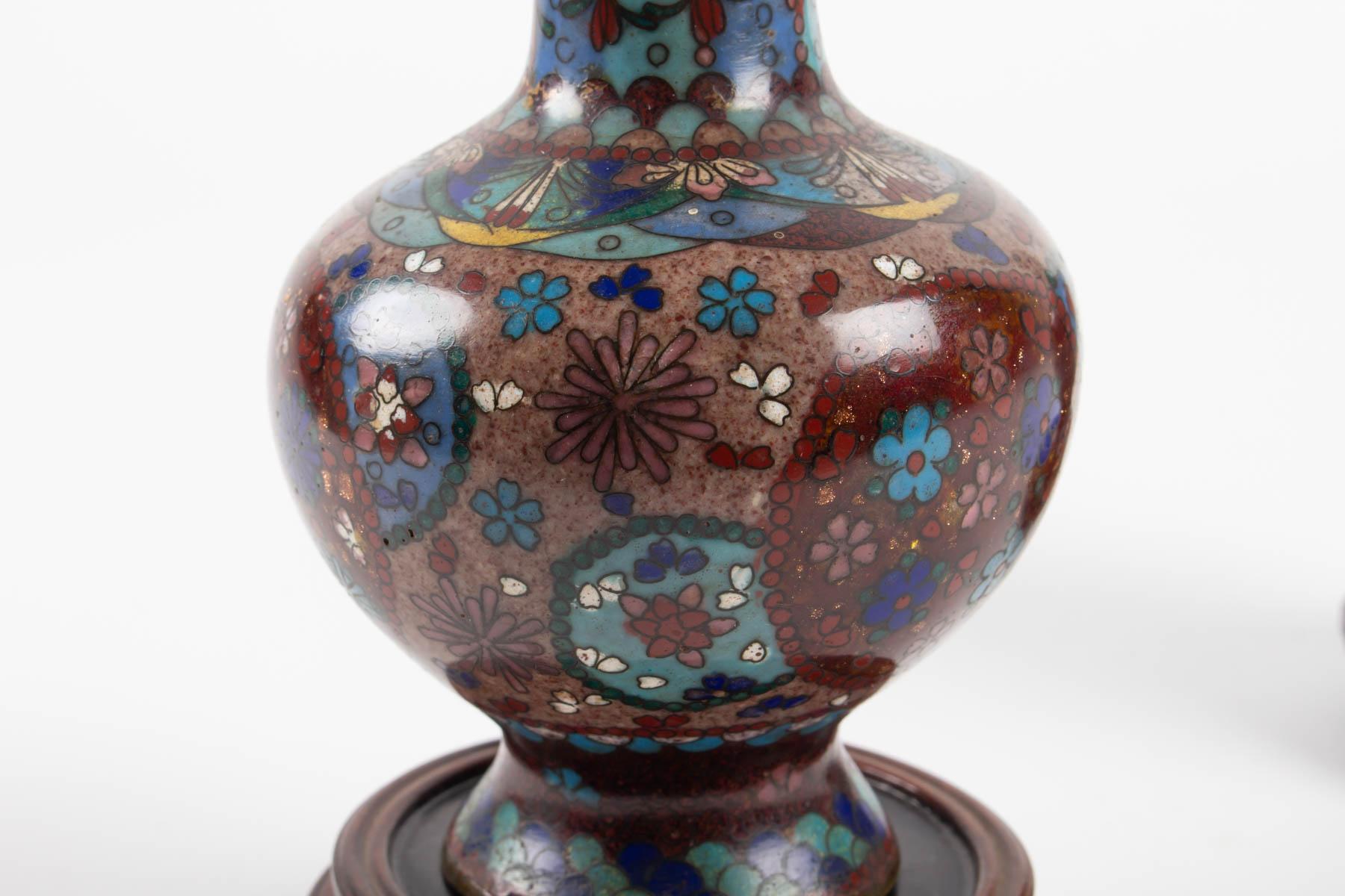 Pair of Cloisonné Bronze Vases, Japan, Circa 1900 For Sale 3