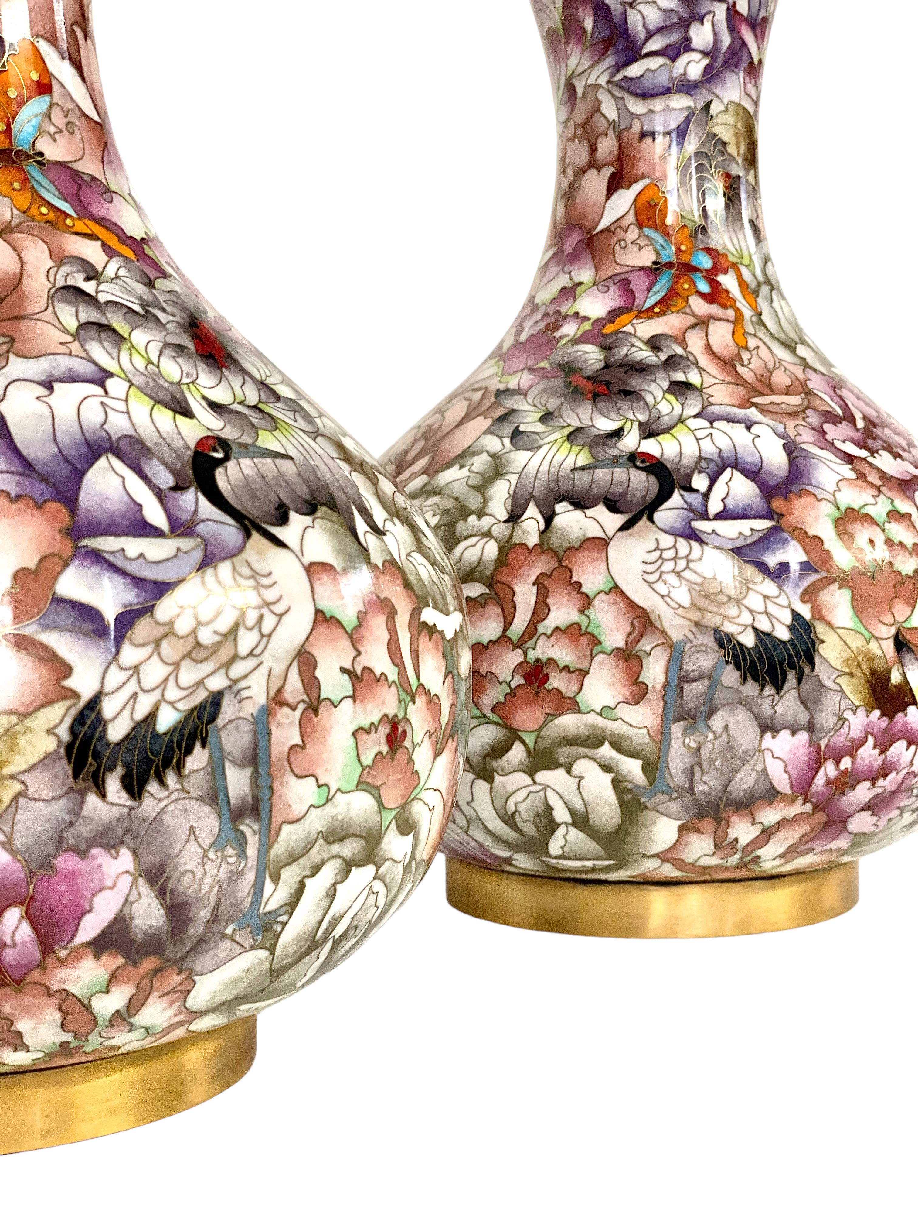 Coppia di grandi vasi cloisonné in vendita 3