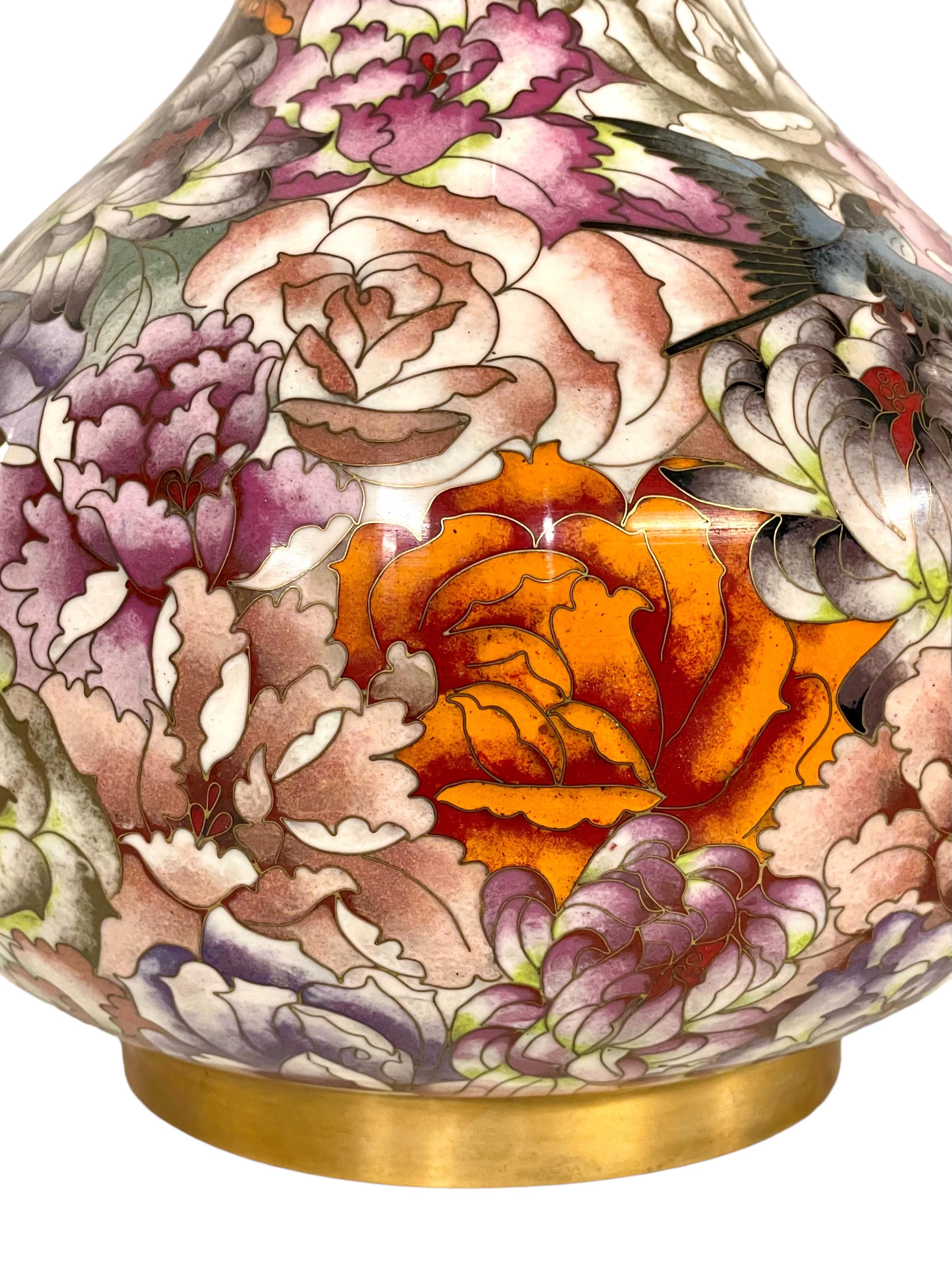 Coppia di grandi vasi cloisonné in vendita 4