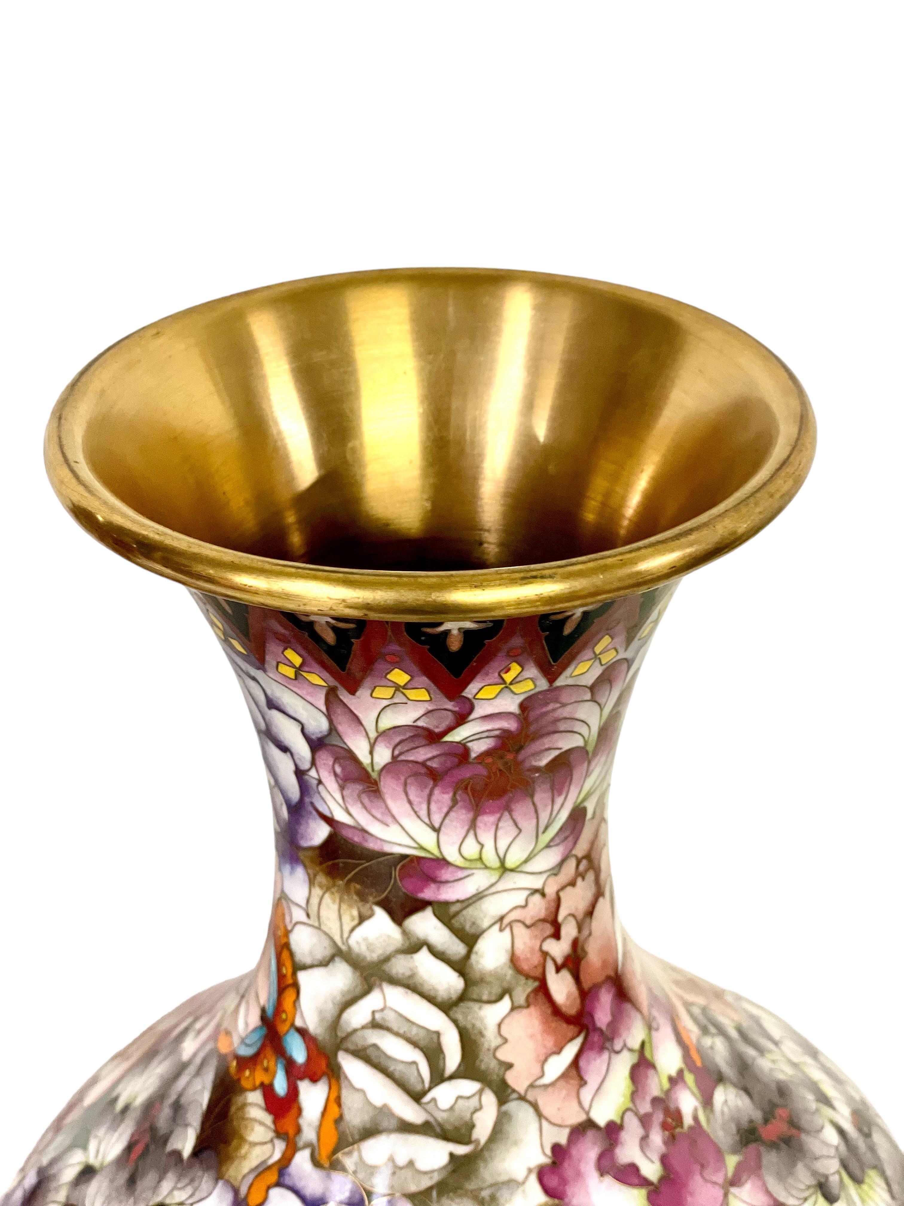 Coppia di grandi vasi cloisonné in vendita 7