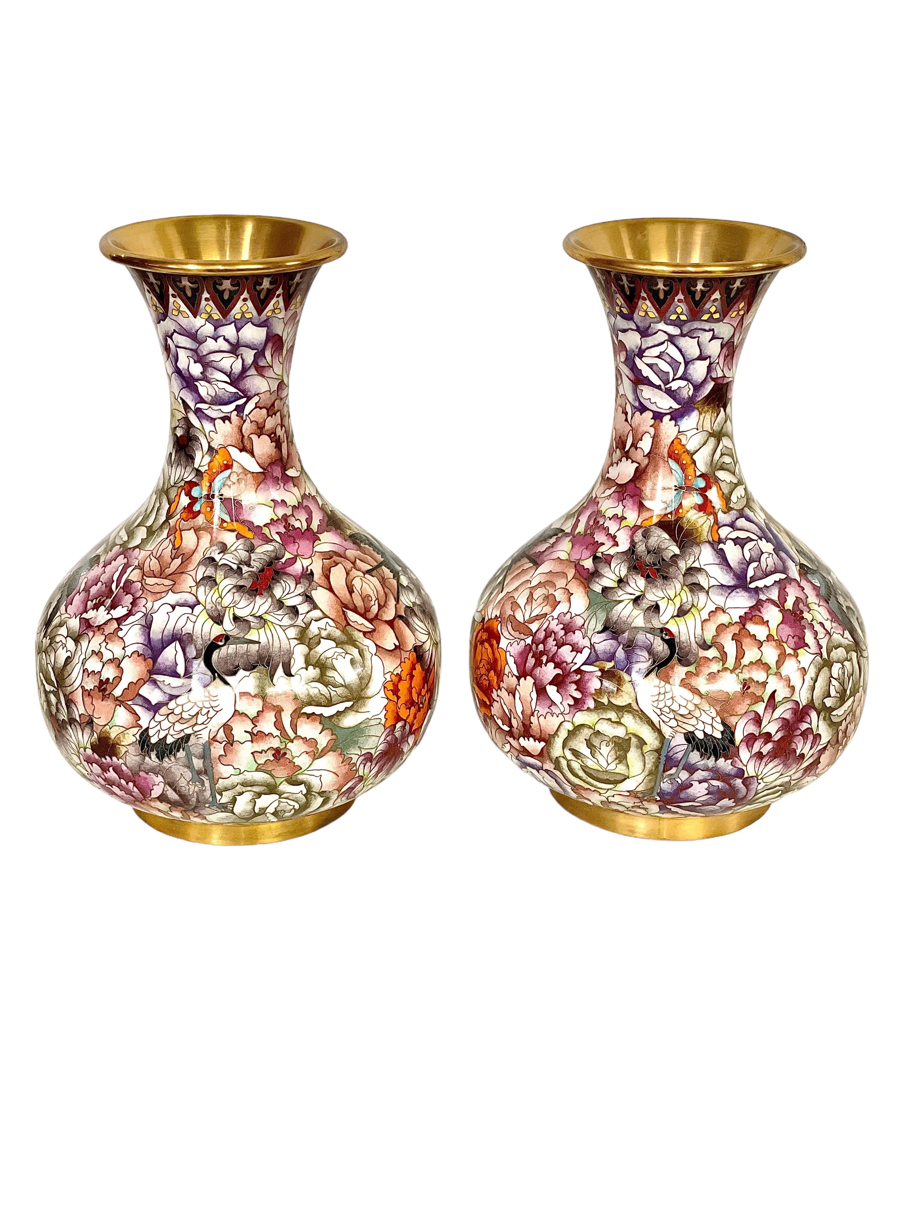 Coppia di grandi vasi cloisonné in vendita 12
