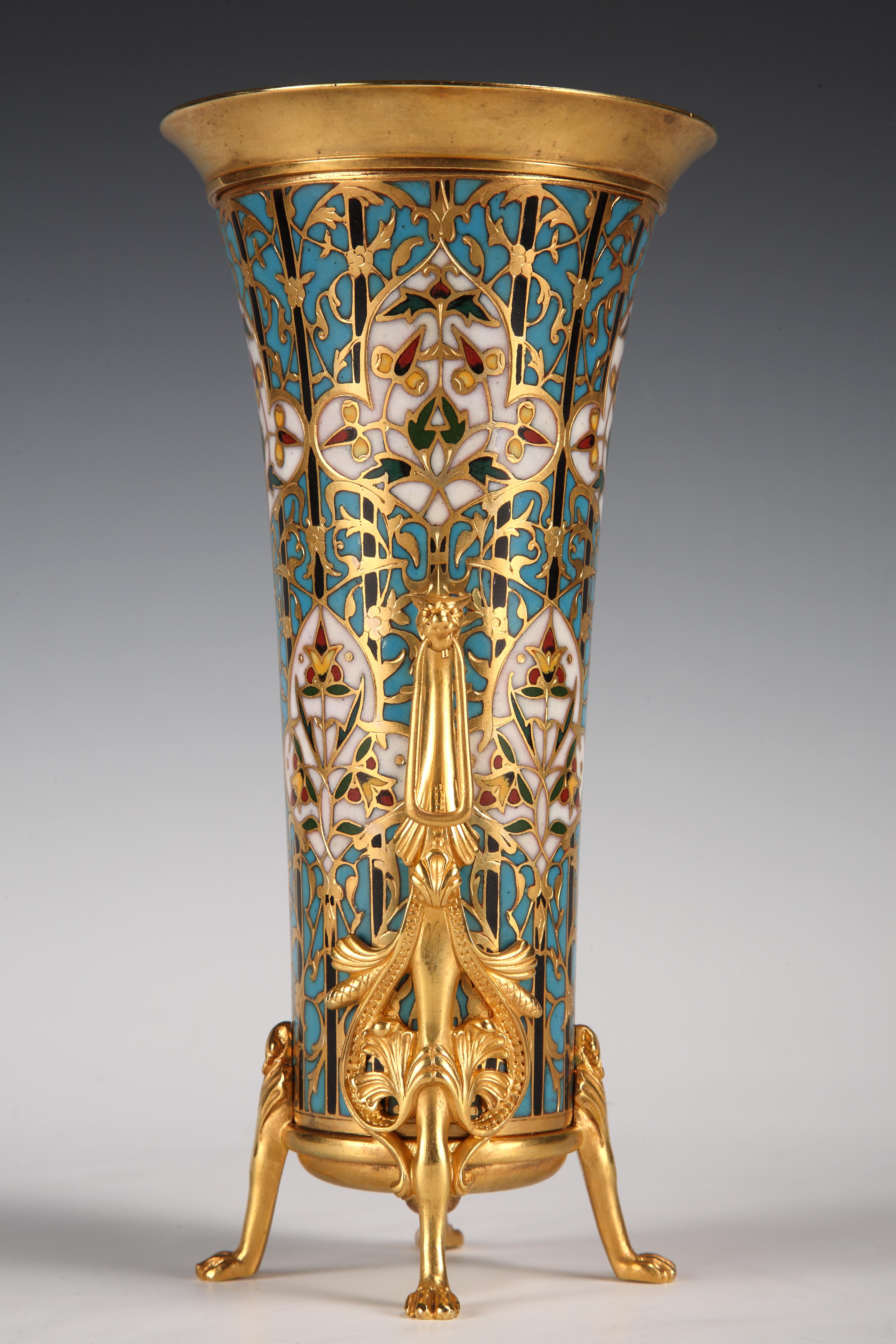 Français Paire de vases en �émail cloisonné et bronze signés Barbedienne, France, vers 1880