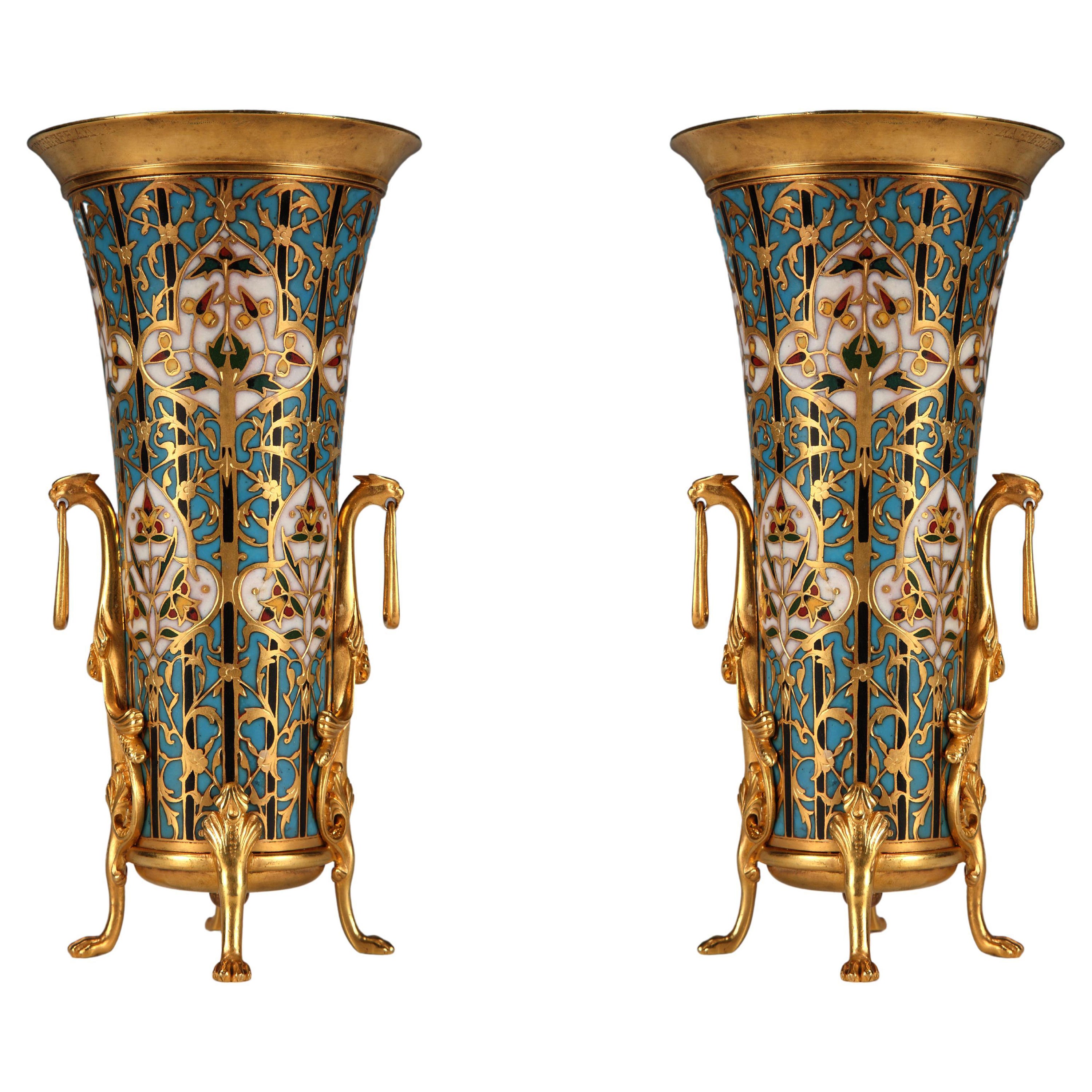 Paire de vases en émail cloisonné et bronze signés Barbedienne, France, vers 1880