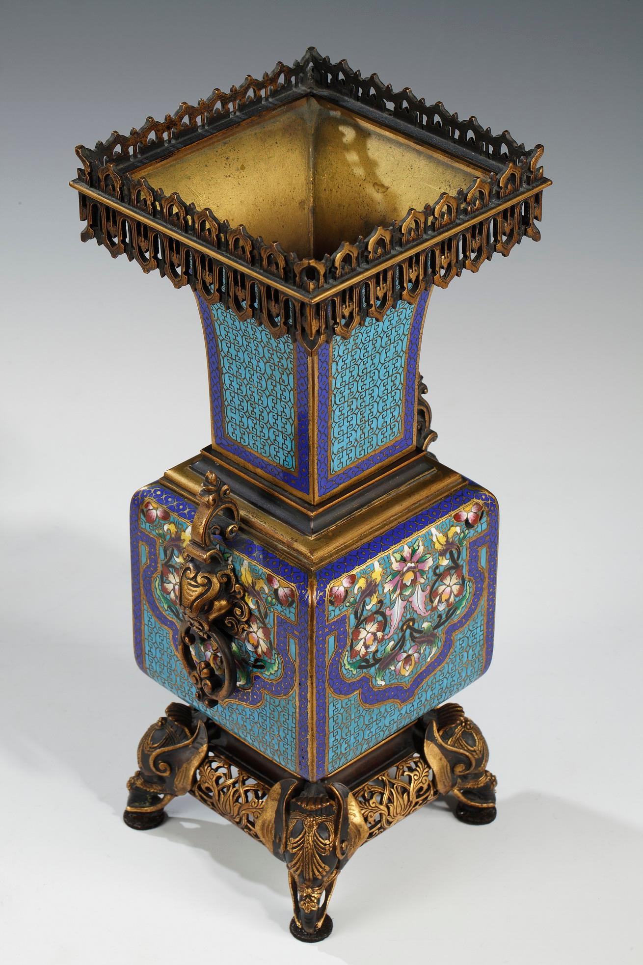Pair of Cloisonné Vases Attributed to A. Giroux, France, Circa 1860 In Good Condition For Sale In PARIS, FR