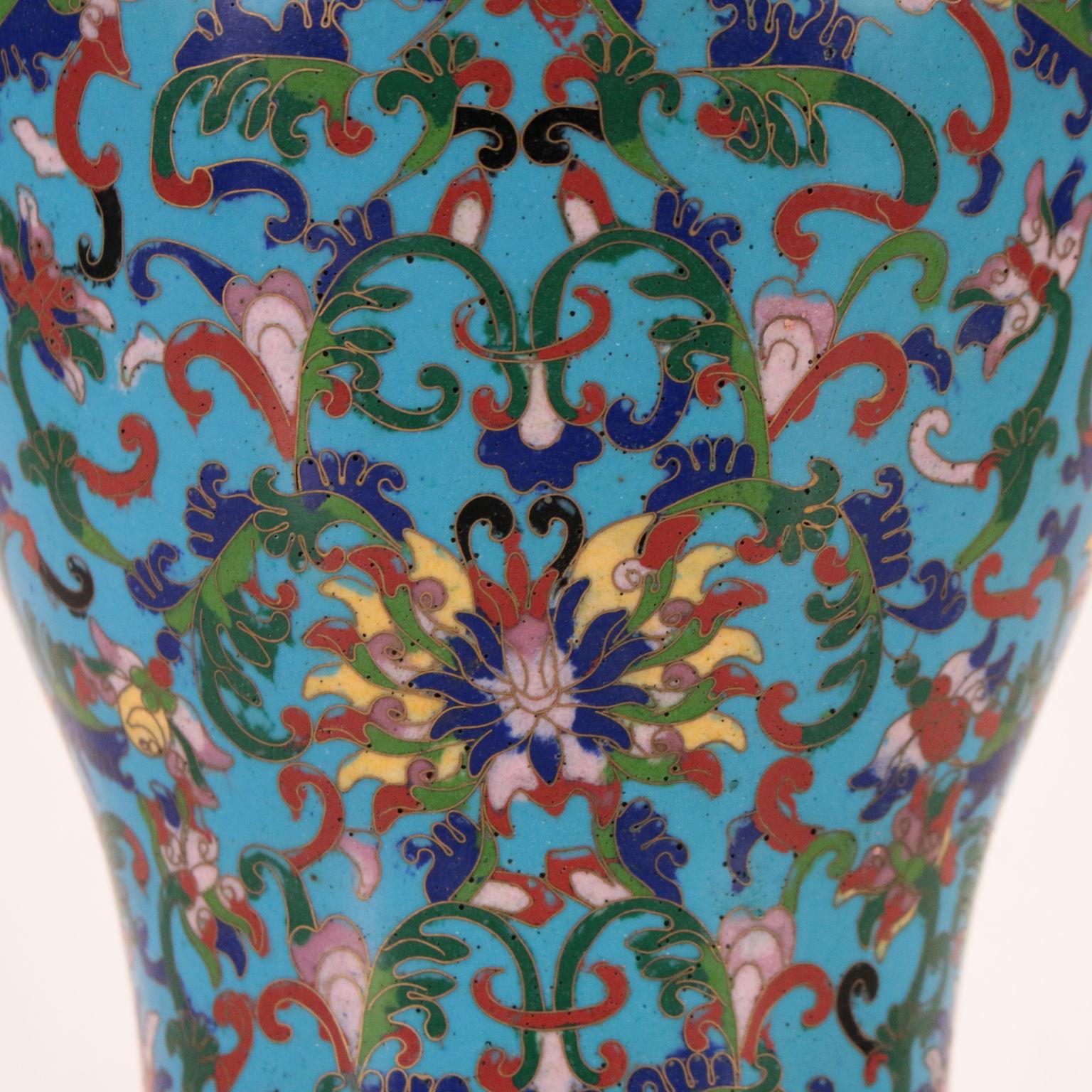 Cloissoné Pair of Cloisonnè Vases, China, 20th Century