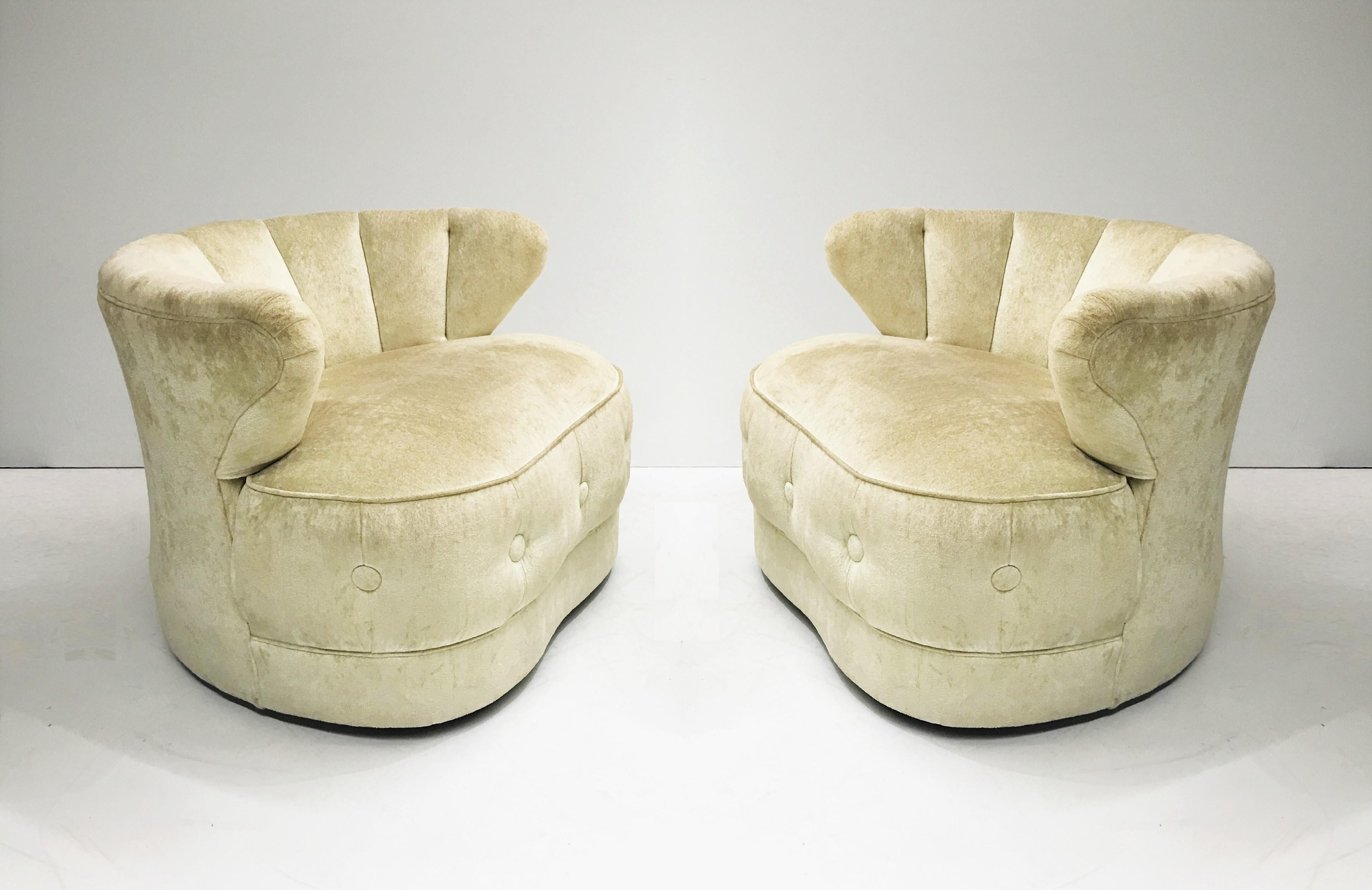 Hollywood Regency Pair of Club Chairs by James Mont For Sale