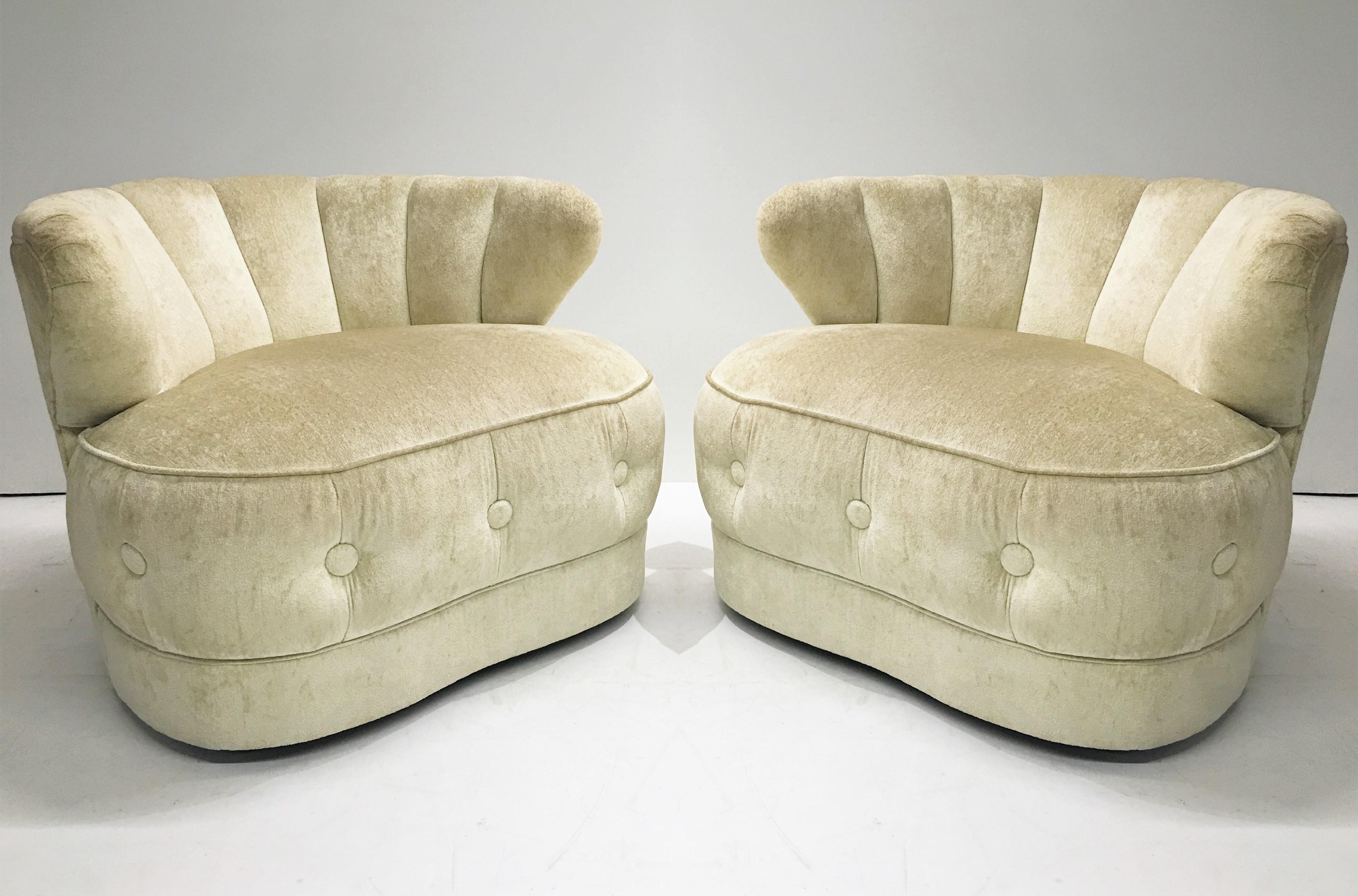 Paire de fauteuils club par James Mont Bon état - En vente à Dallas, TX
