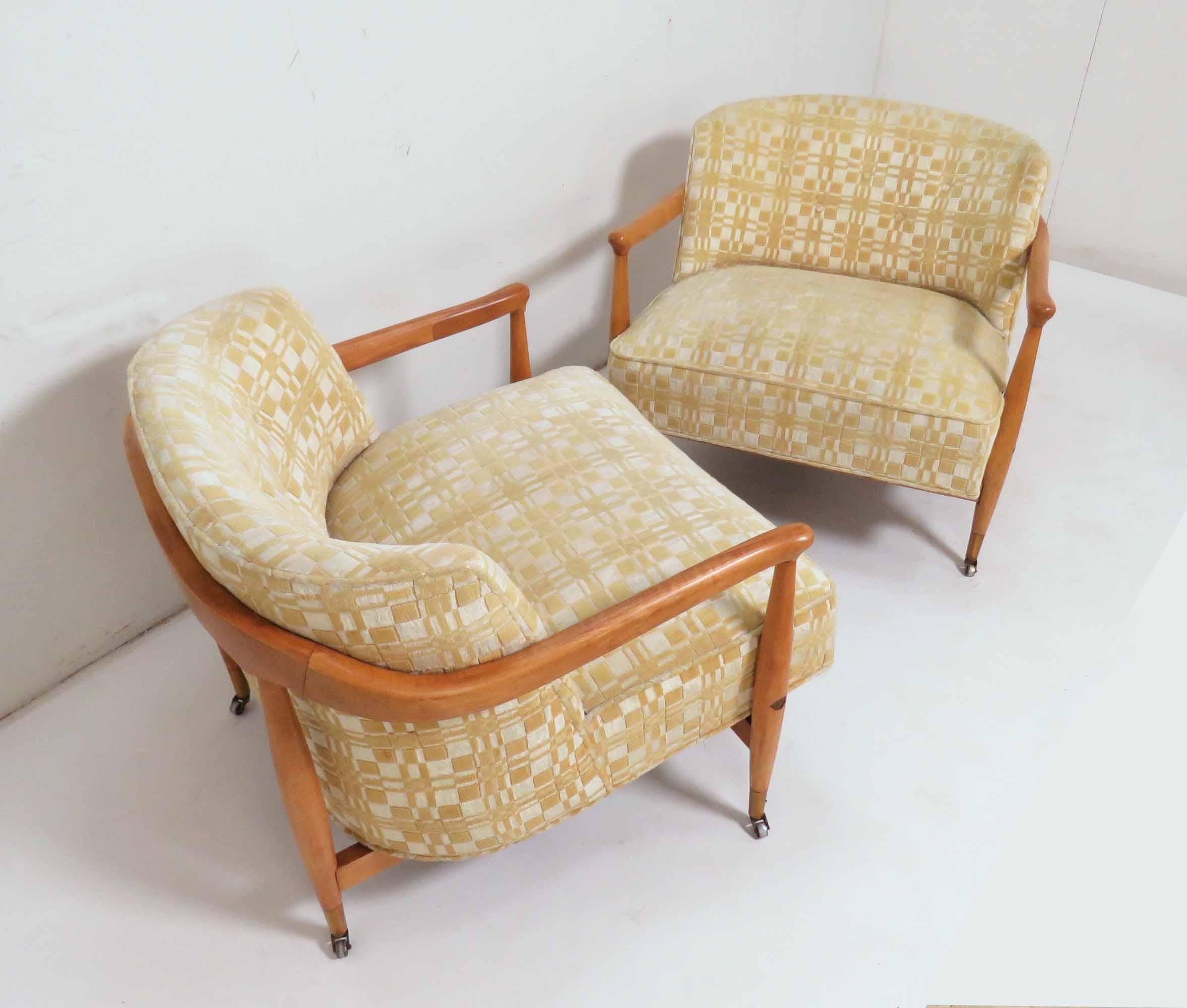 Mid-20th Century Pair of Club Chairs in the Manner of Ib Kofod-Larsen for Selig