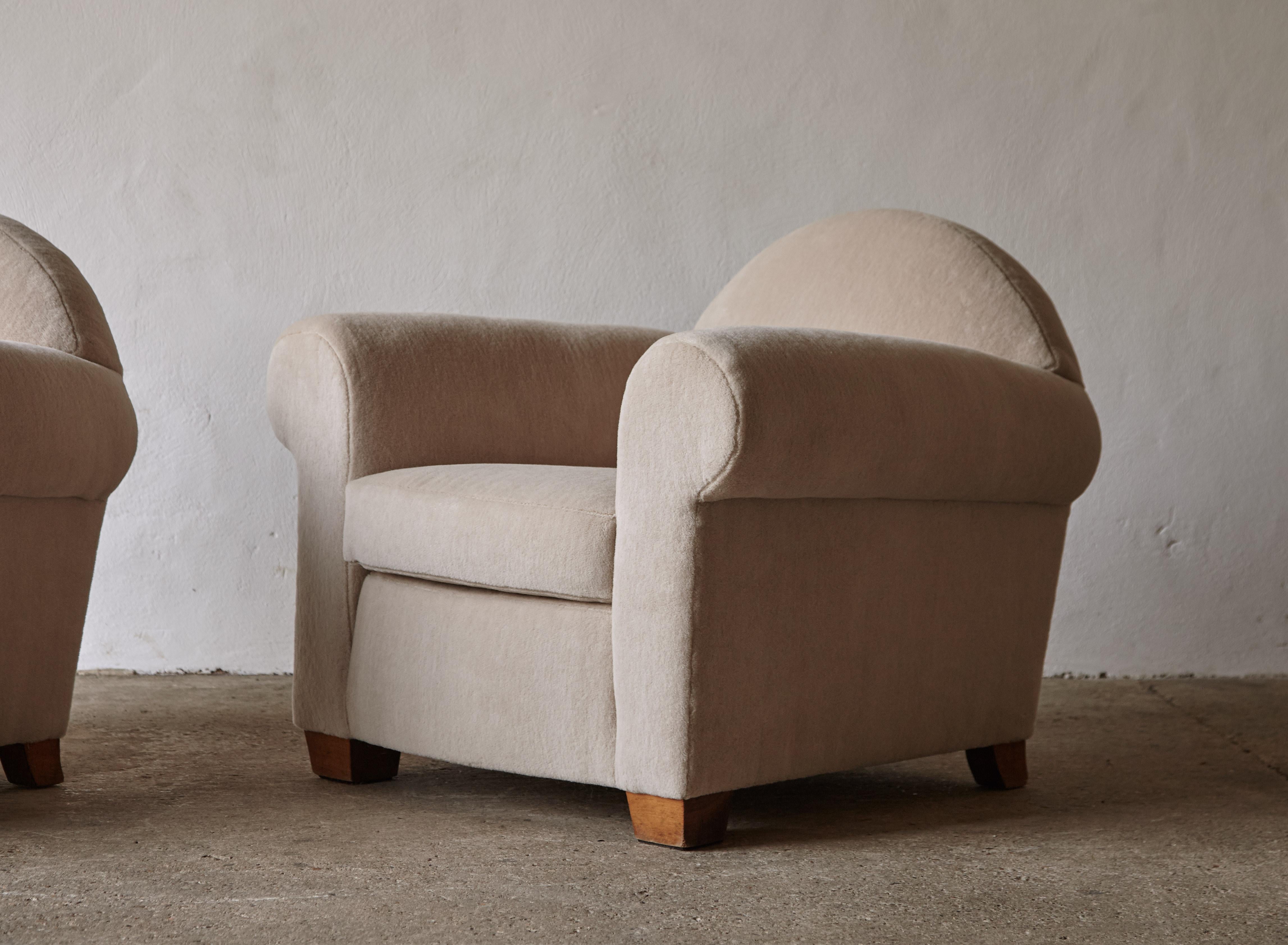 Pair of Club Chairs, Newly Upholstered in Pure Alpaca, France, 1930s 5