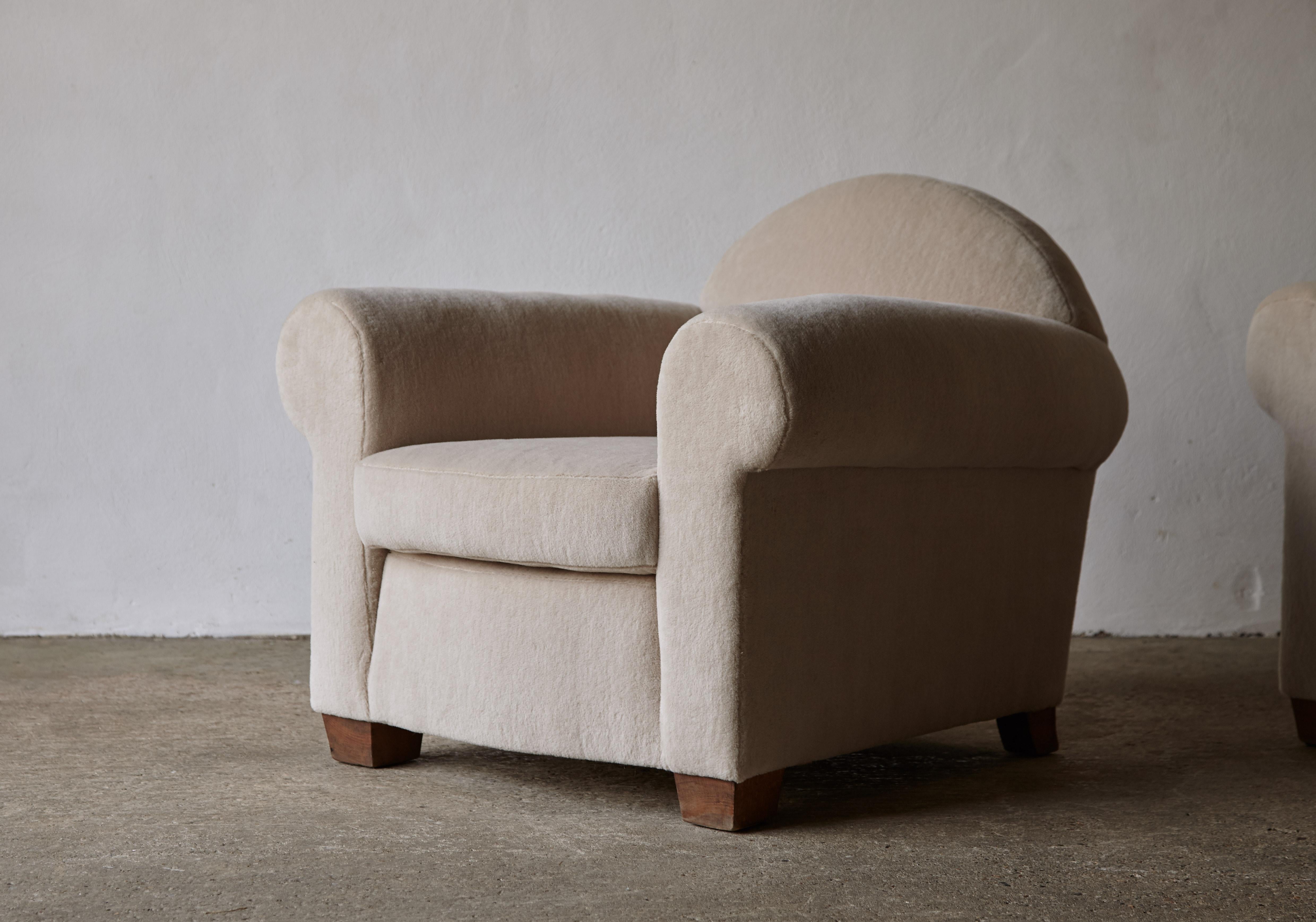 Pair of Club Chairs, Newly Upholstered in Pure Alpaca, France, 1930s 6