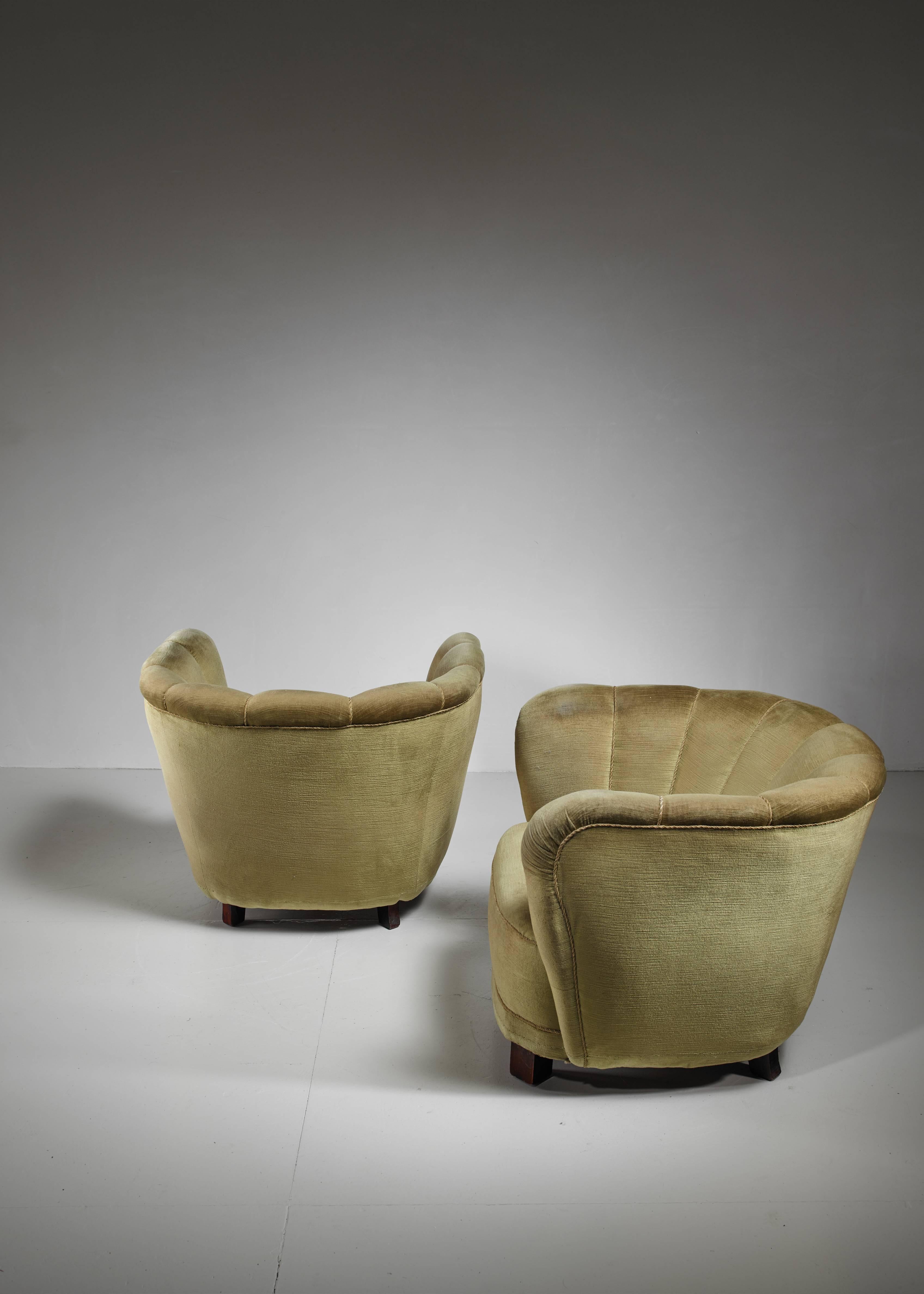 Pair of Club Chairs with Green Velour Upholstery, Denmark, 1940s In Good Condition For Sale In Maastricht, NL