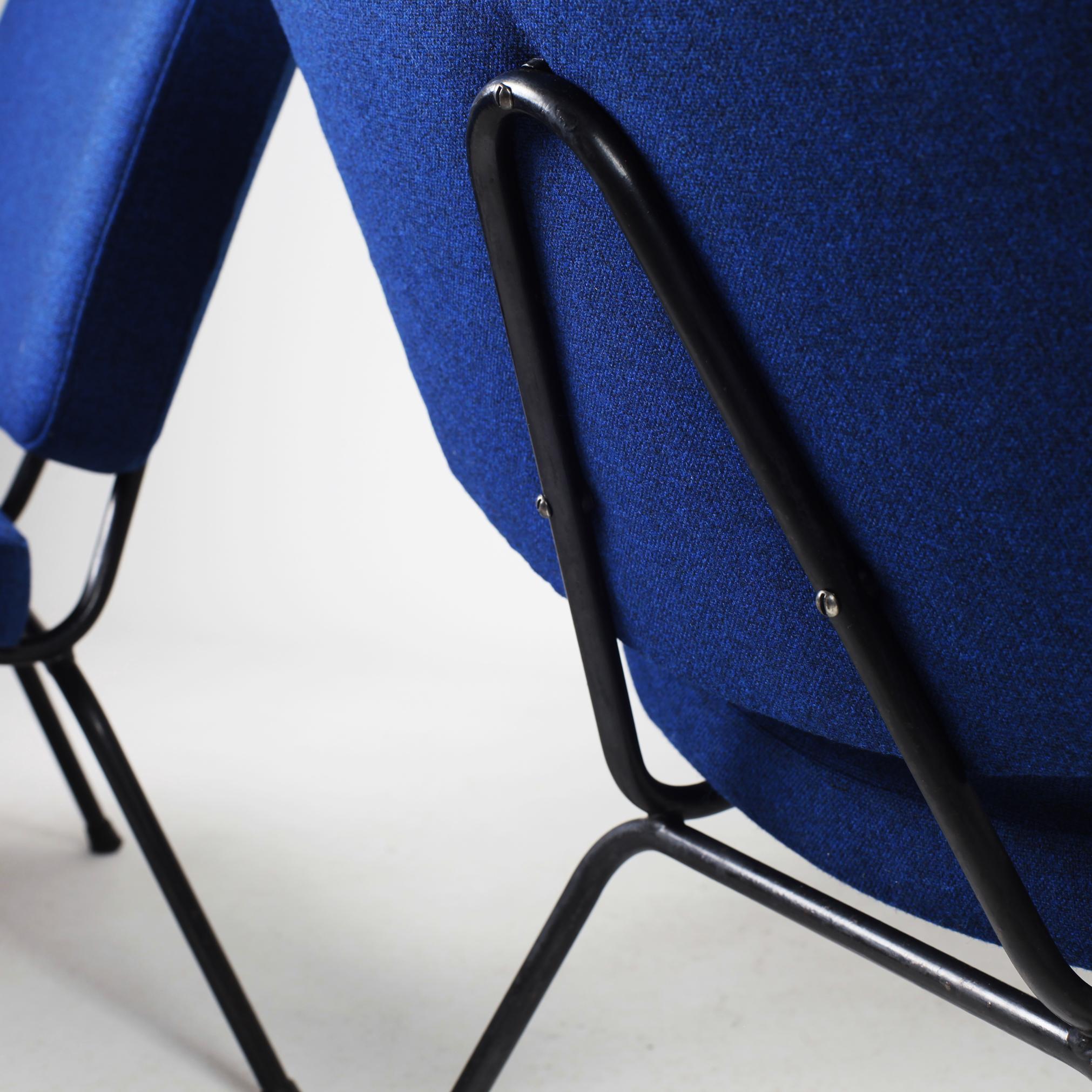 Pair of CM 190 Low Chair by Pierre Paulin for Thonet 8