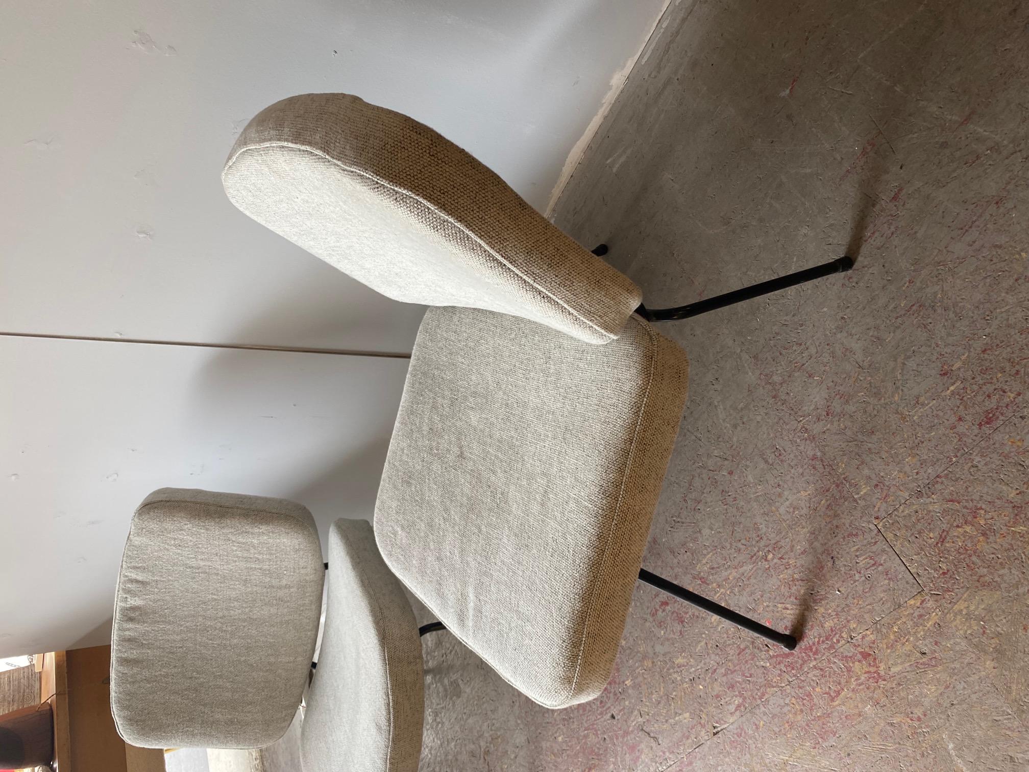 Pair of Cm190 Slipper Chairs by Pierre Paulin for Thonet, France, 1950s In Good Condition For Sale In Paris, FR