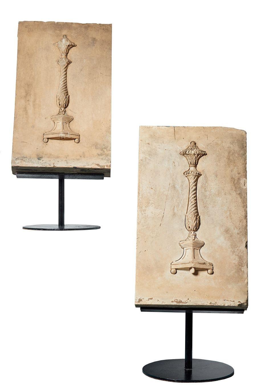 XVIIIe siècle Paire de panneaux en relief en pierre de Coade en vente