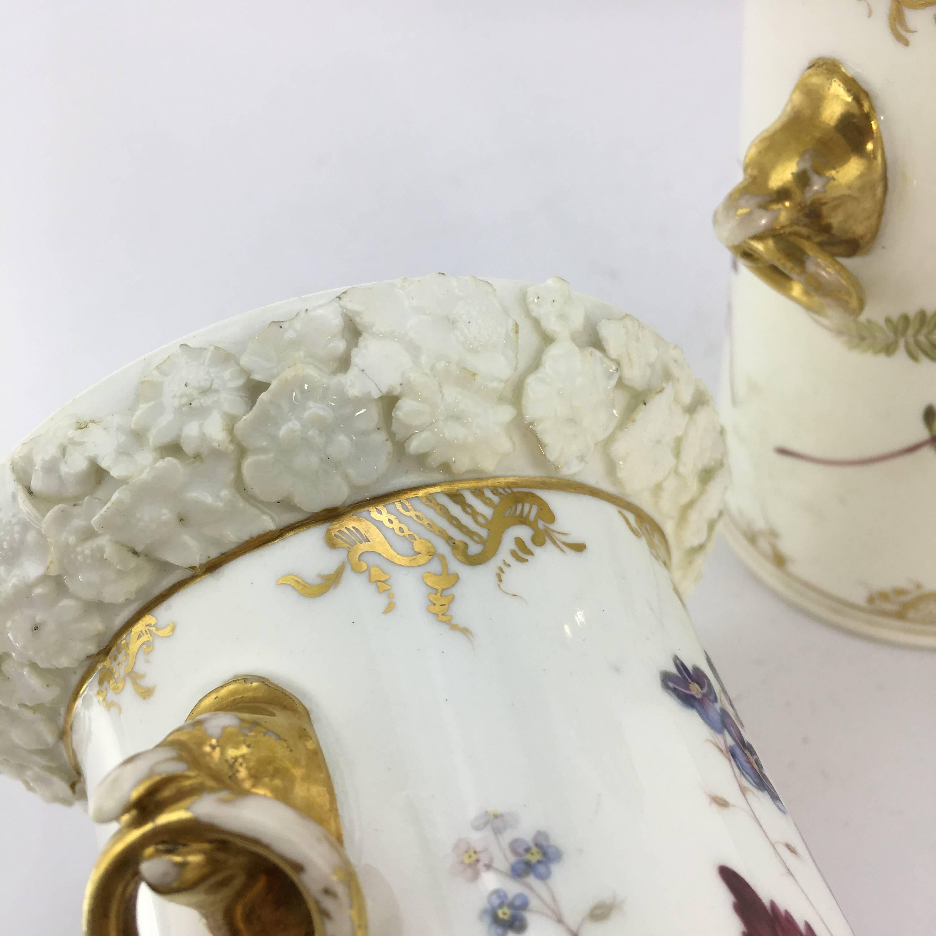 Pair of Coalport Vases with Birds Head Handles, Strawberries, circa 1830 For Sale 2