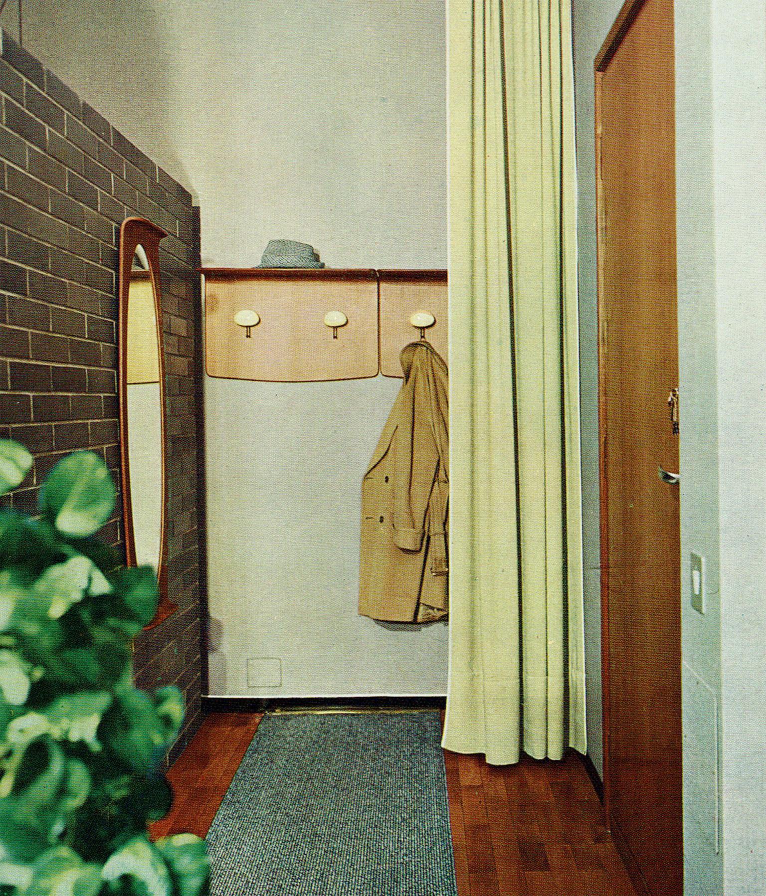 Paire de porte-manteaux en teck et jonc de mer par Campo & Graffi for Home, années 1950 en vente 7