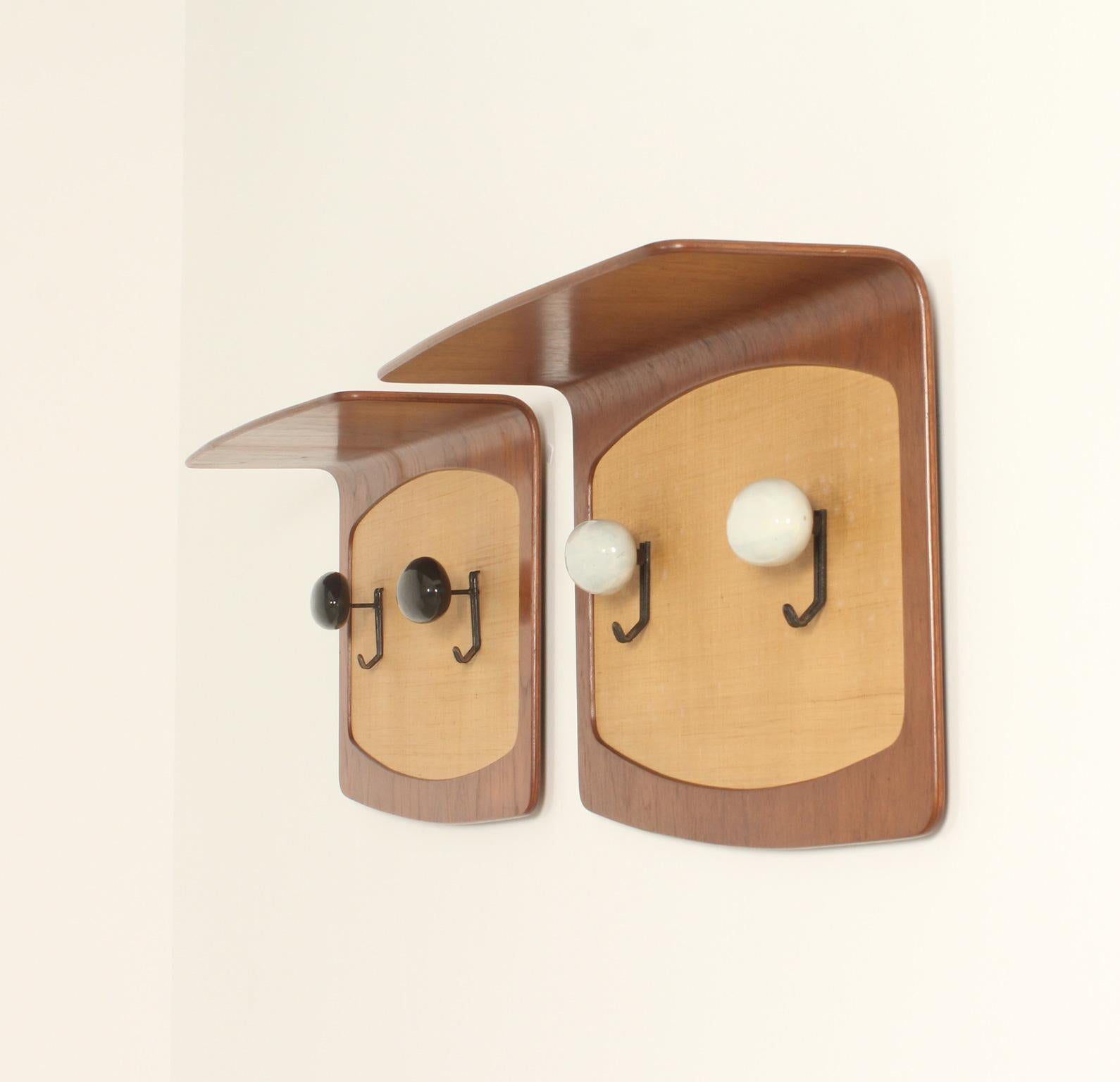 Mid-20th Century Pair of Coat Racks in Teak and Seagrass by Campo & Graffi for Home, 1950's  For Sale