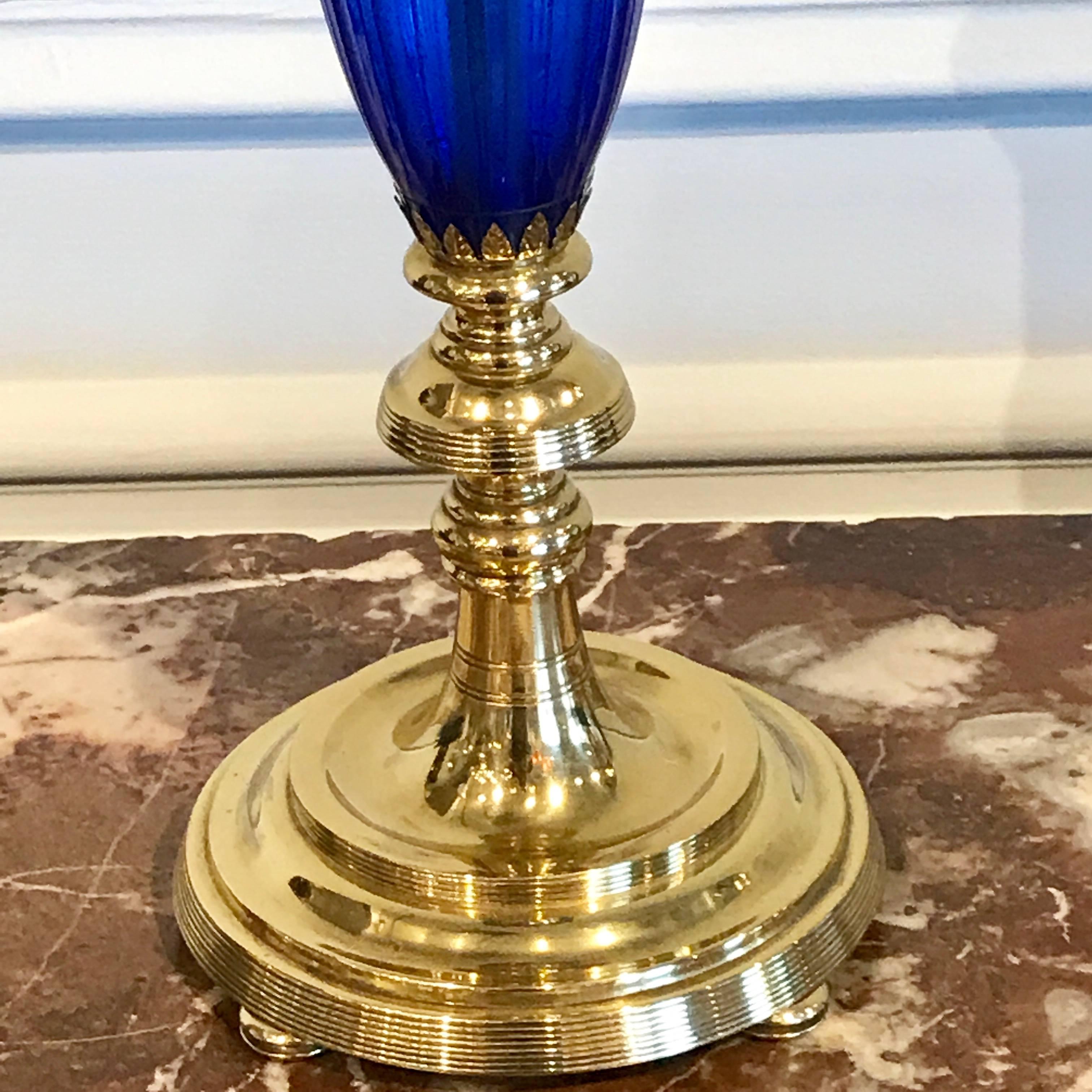 Early 20th Century Pair of Cobalt Blue and Brass-Mounted Urn Lamps by Pairpoint