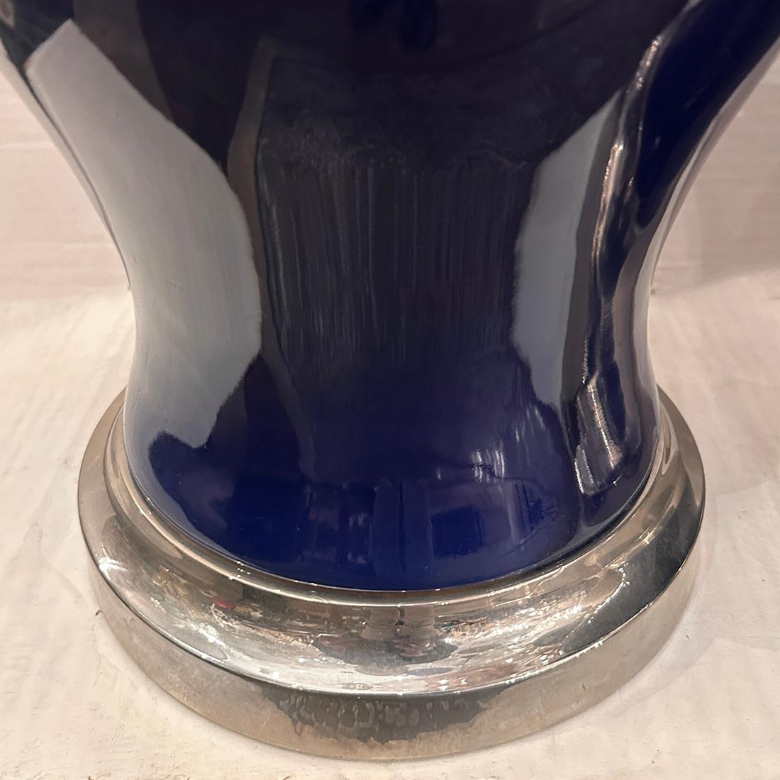 Paire de lampes bleu cobalt Bon état - En vente à New York, NY