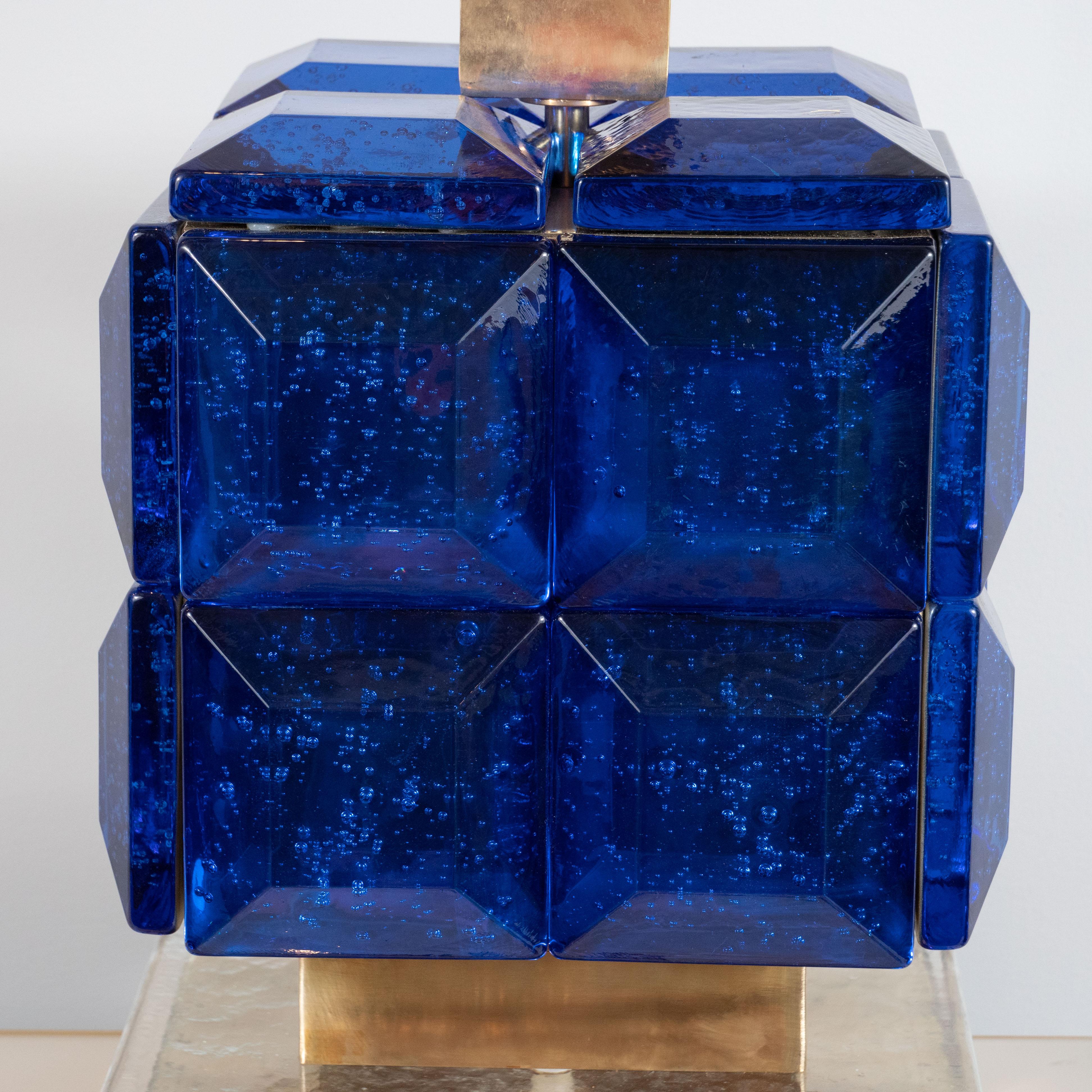 Geometrische quadratische Lampen aus kobaltblauem Muranoglas und Messing:: Italien:: 2019 (Italienisch)
