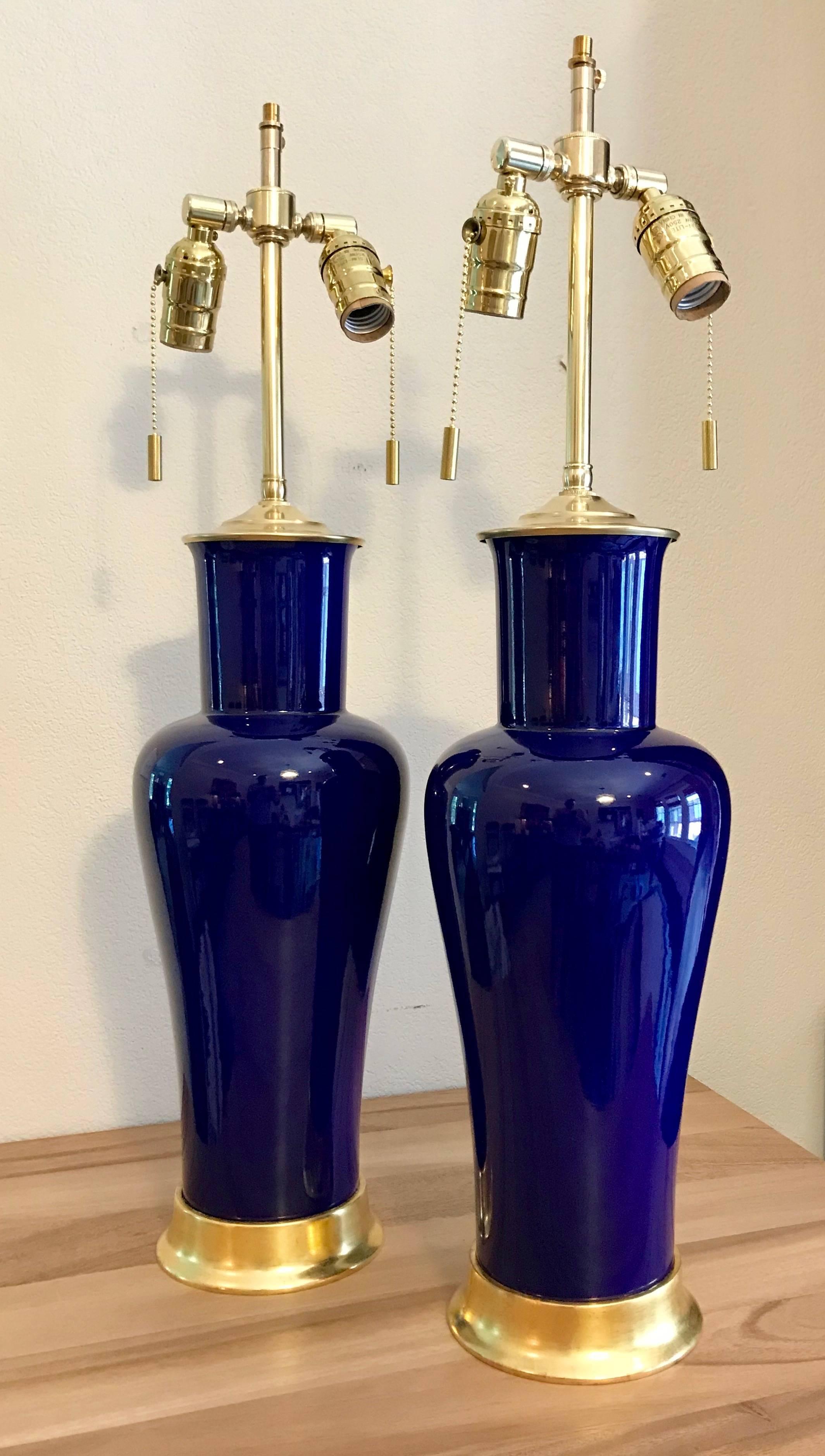 Pair of Cobalt Blue Porcelain Lamps on 23-Karat Water Giltwood Bases In Excellent Condition In Dallas, TX