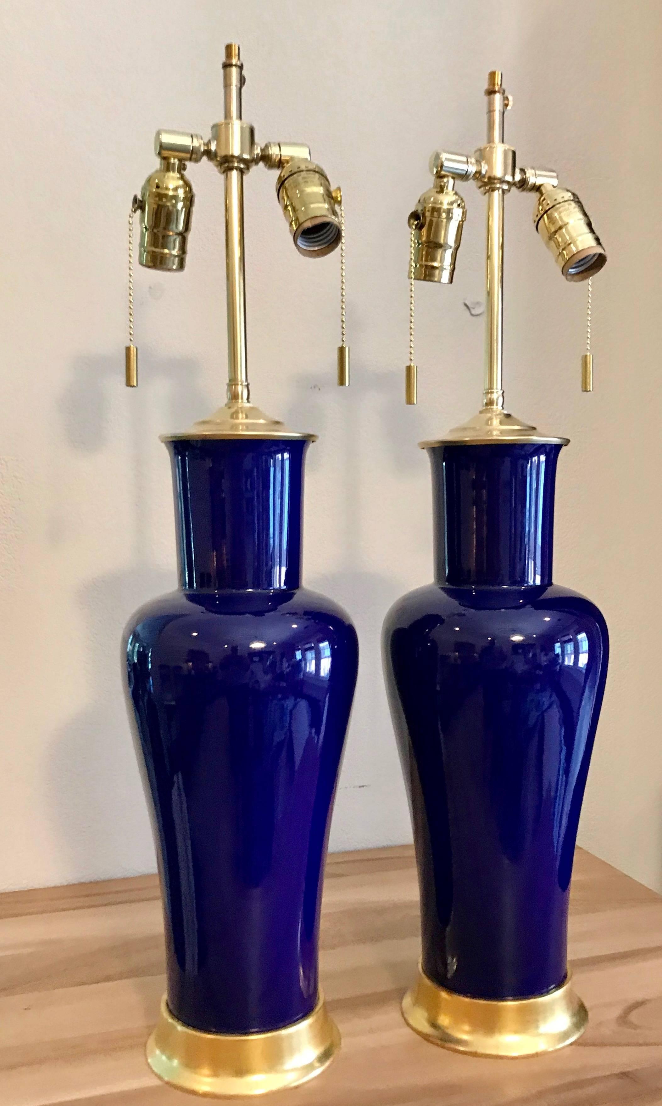 Contemporary Pair of Cobalt Blue Porcelain Lamps on 23-Karat Water Giltwood Bases