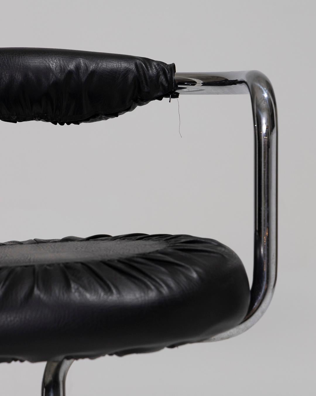 Metal Pair of 