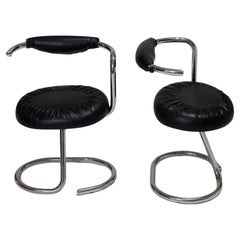 Pair of "Cobra" chairs in black leather, Giotto Stoppino, 1970s
