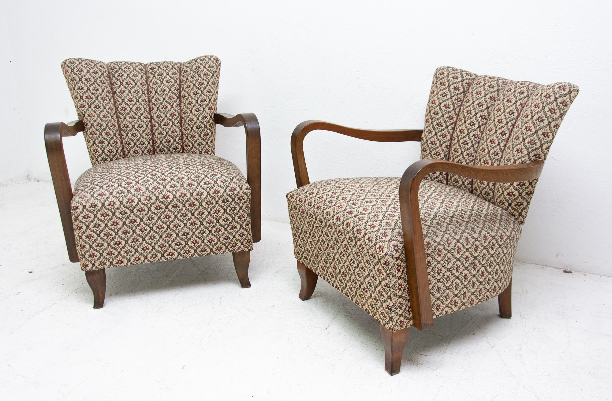 Pair of Cocktail Armchairs by Jindrich Halabala, Czechoslovakia, 1950s In Good Condition In Prague 8, CZ
