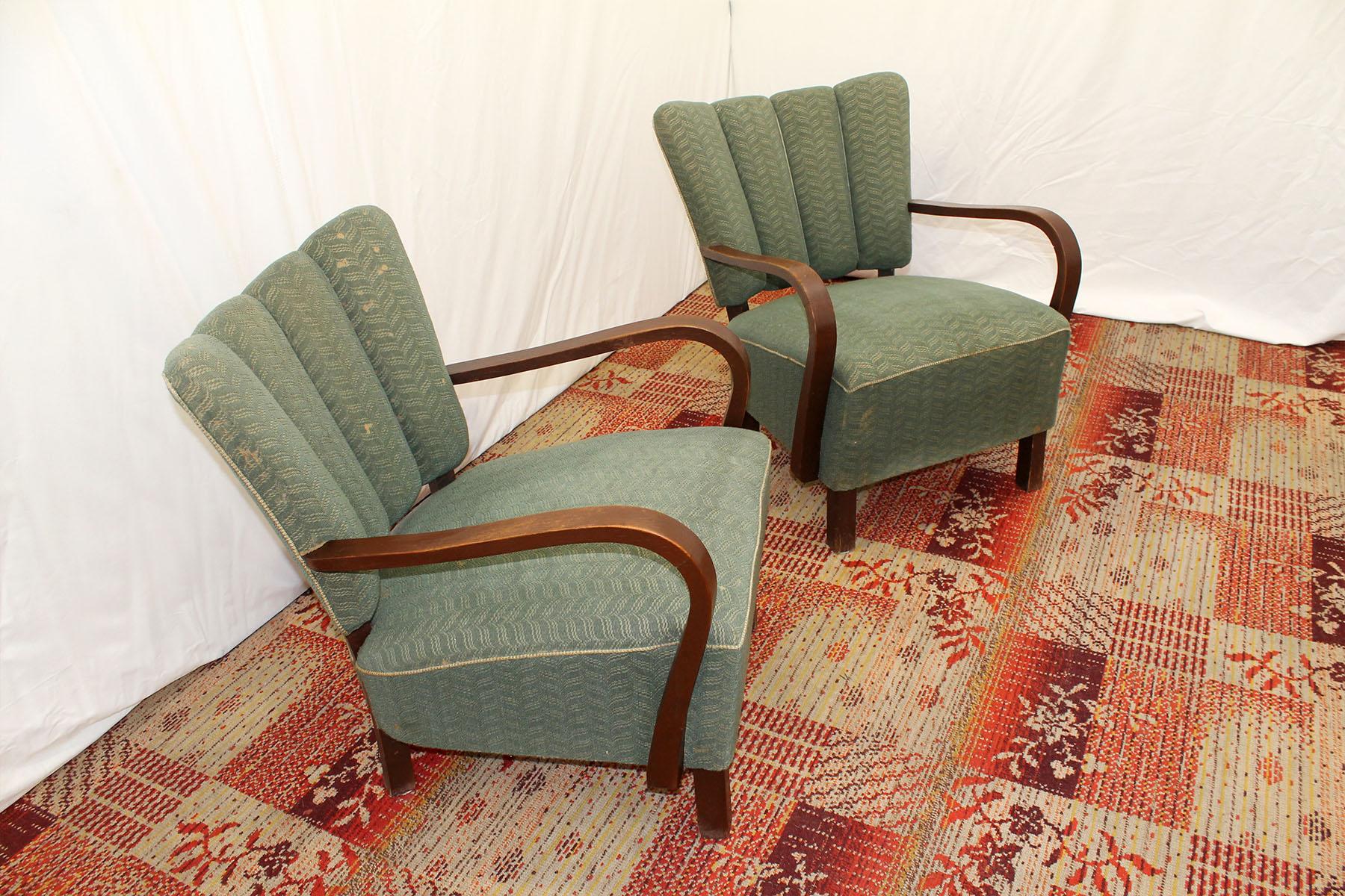 Pair of Cocktail Armchairs H-237 by Jindřich Halabala for UP Závody In Good Condition In Prague 8, CZ