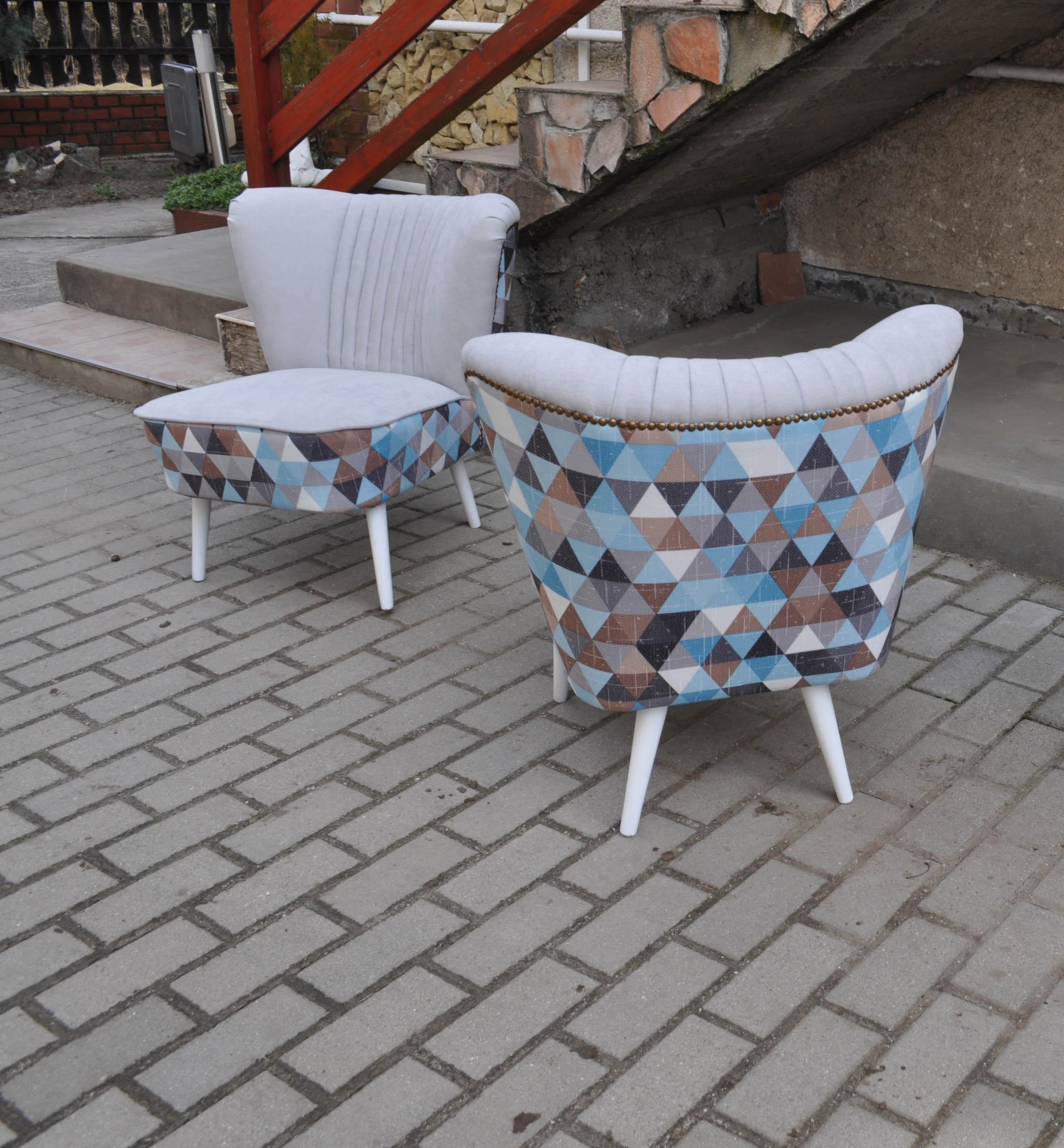 Hungarian Pair of Cocktail Chairs Gray and Geometric Shape Fabric For Sale