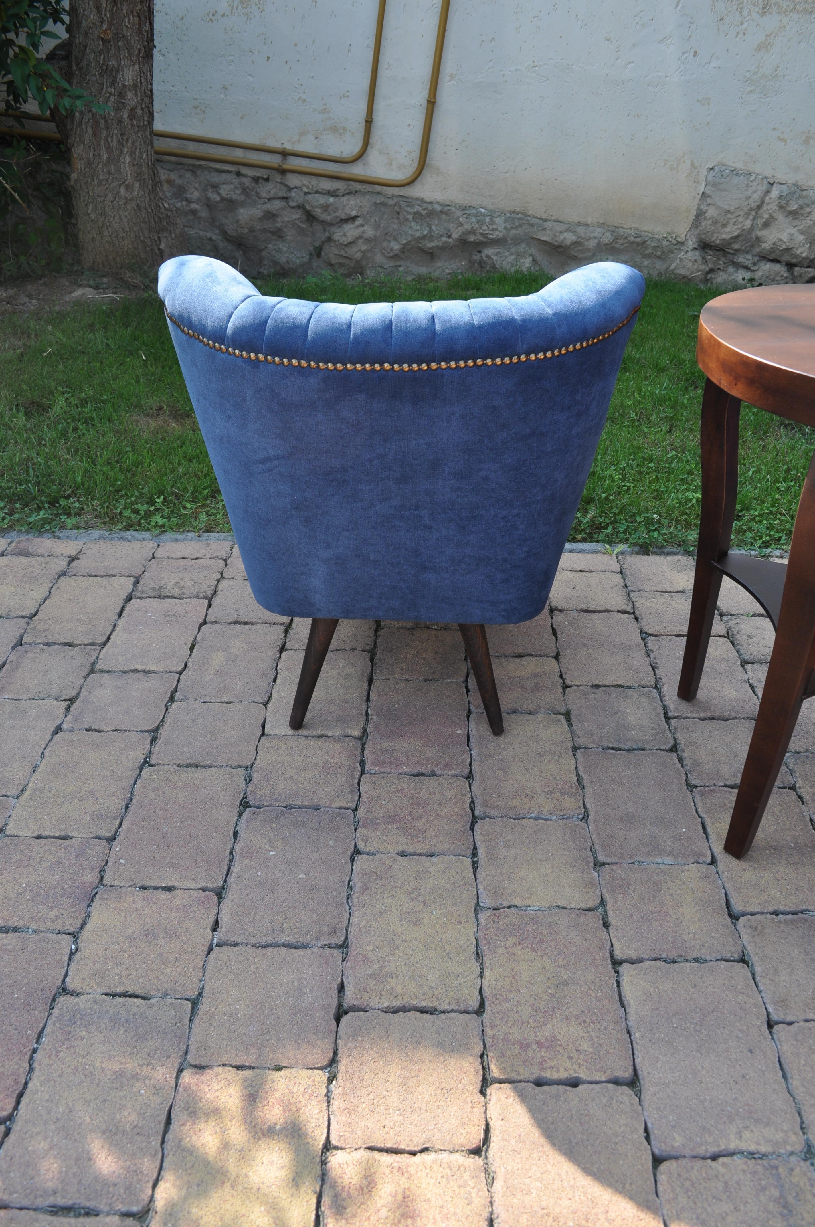 Hungarian Pair of Cocktail Chairs with Blue Fabric For Sale