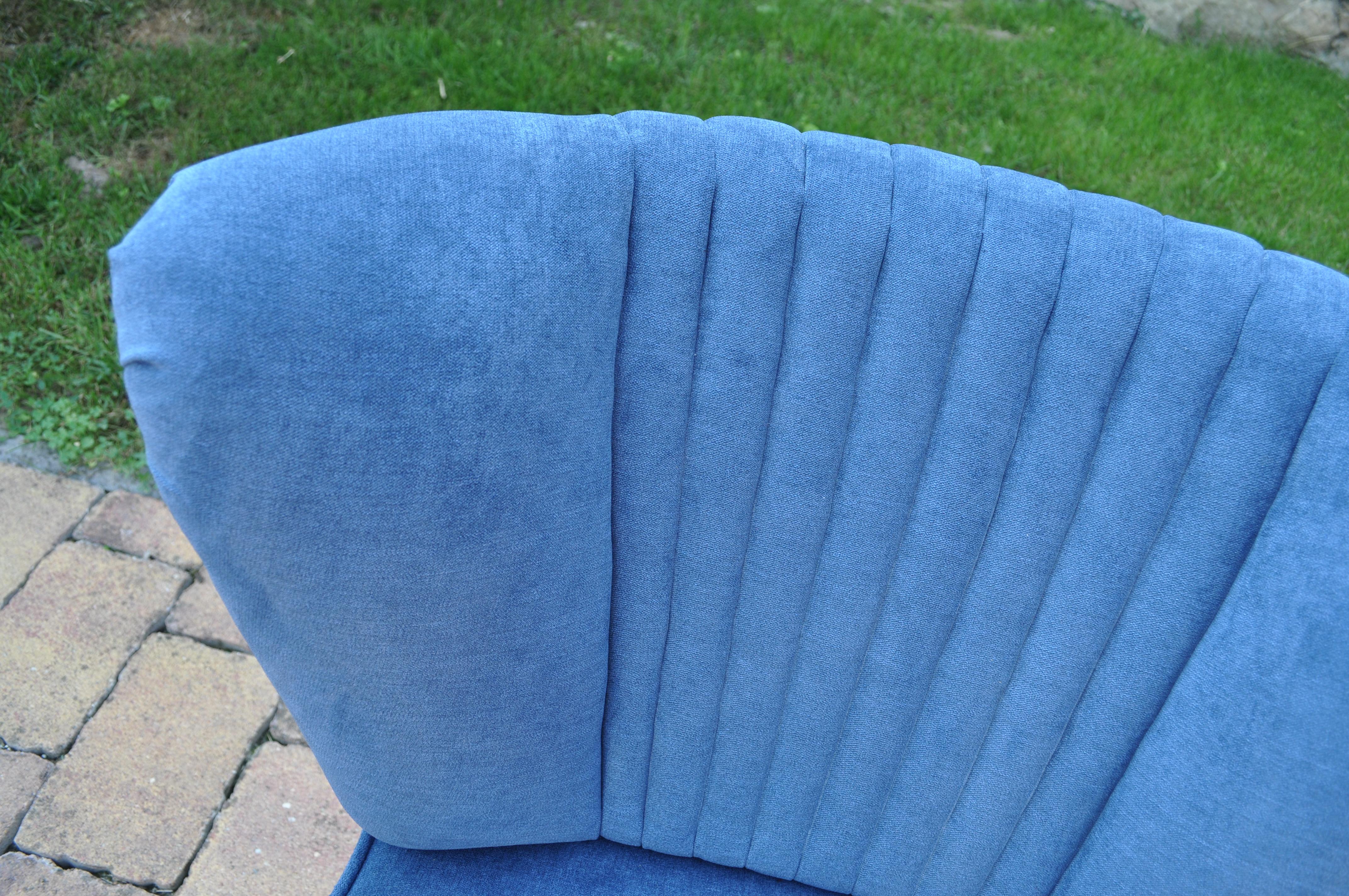 Pair of Cocktail Chairs with Blue Fabric In Good Condition For Sale In Lábatlan, HU