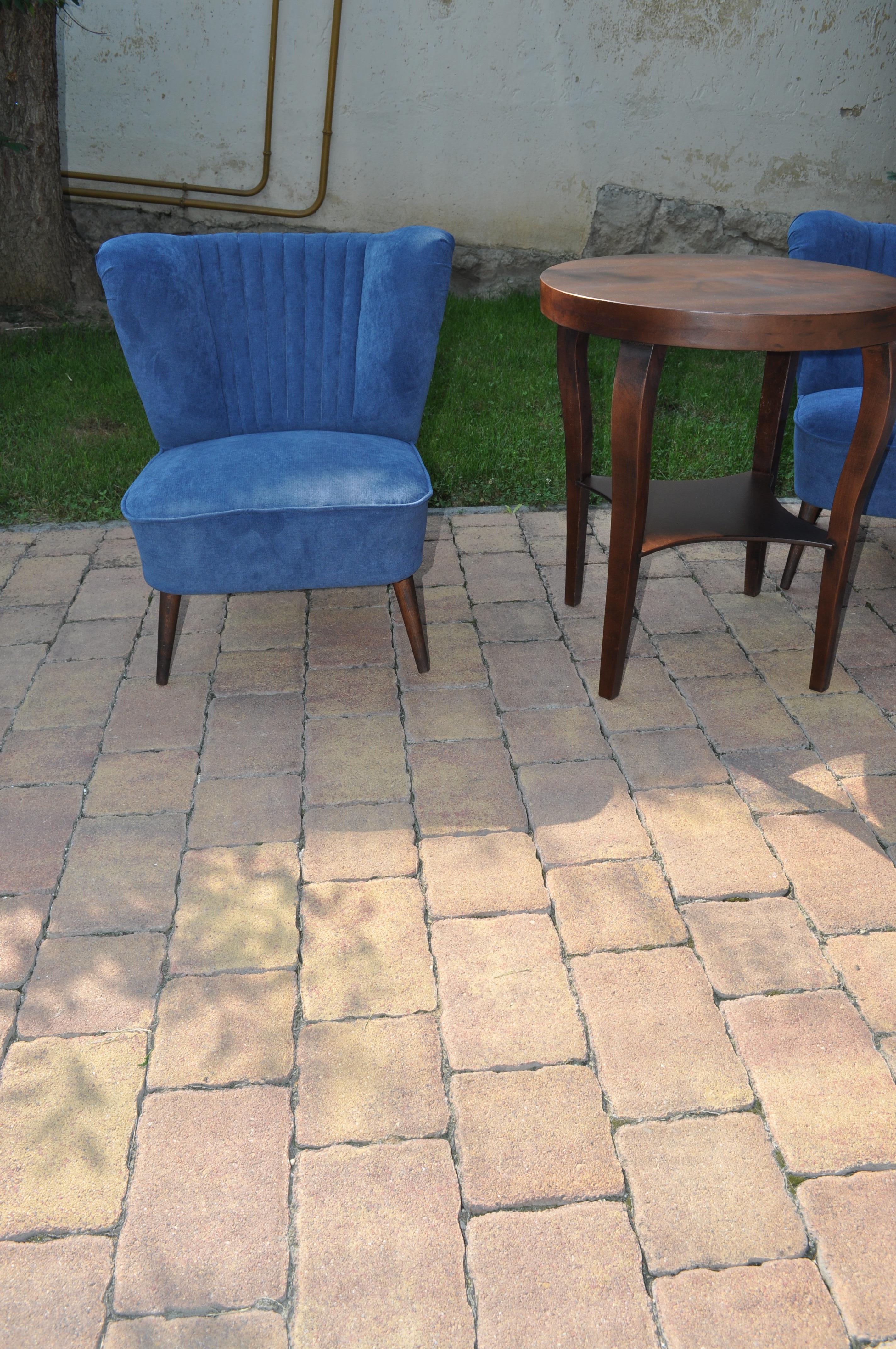Beech Pair of Cocktail Chairs with Blue Fabric For Sale