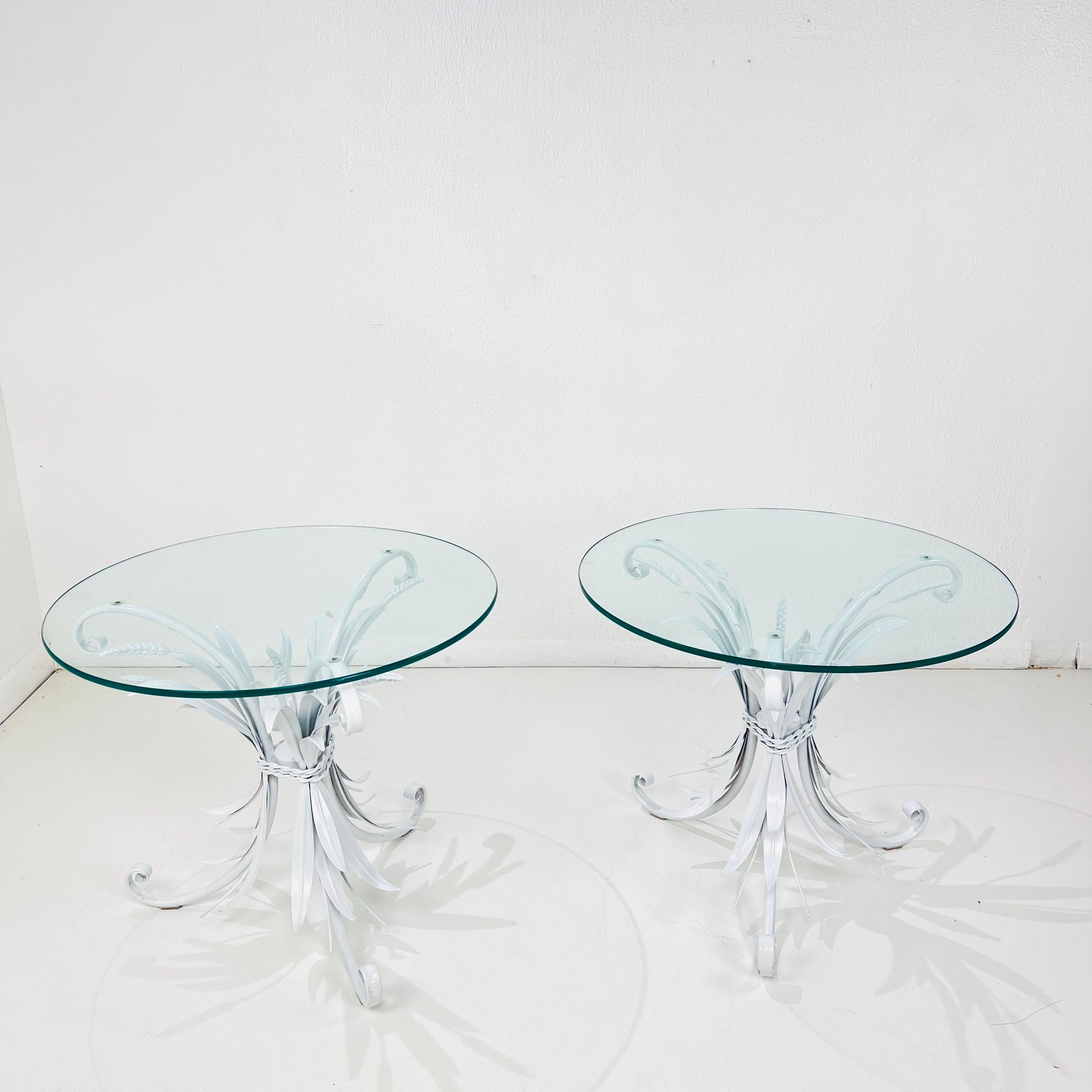Français Paire de tables d'appoint style Coco Chanel en forme de gerbe de blé en vente