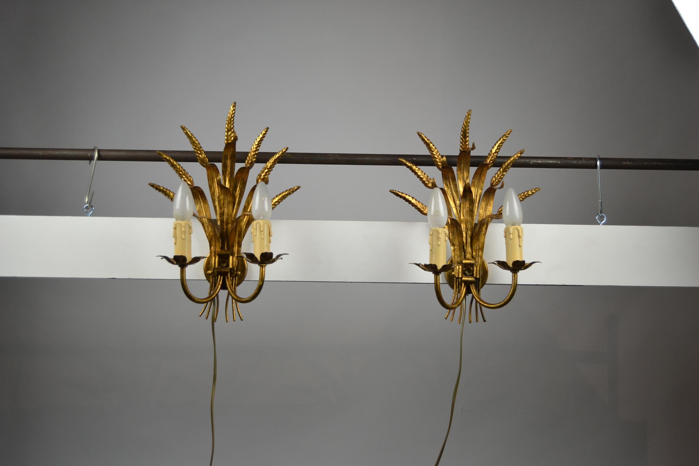 Pair of Coco Chanel Style Florentine Wall Lights with gold finish, 1970s 3