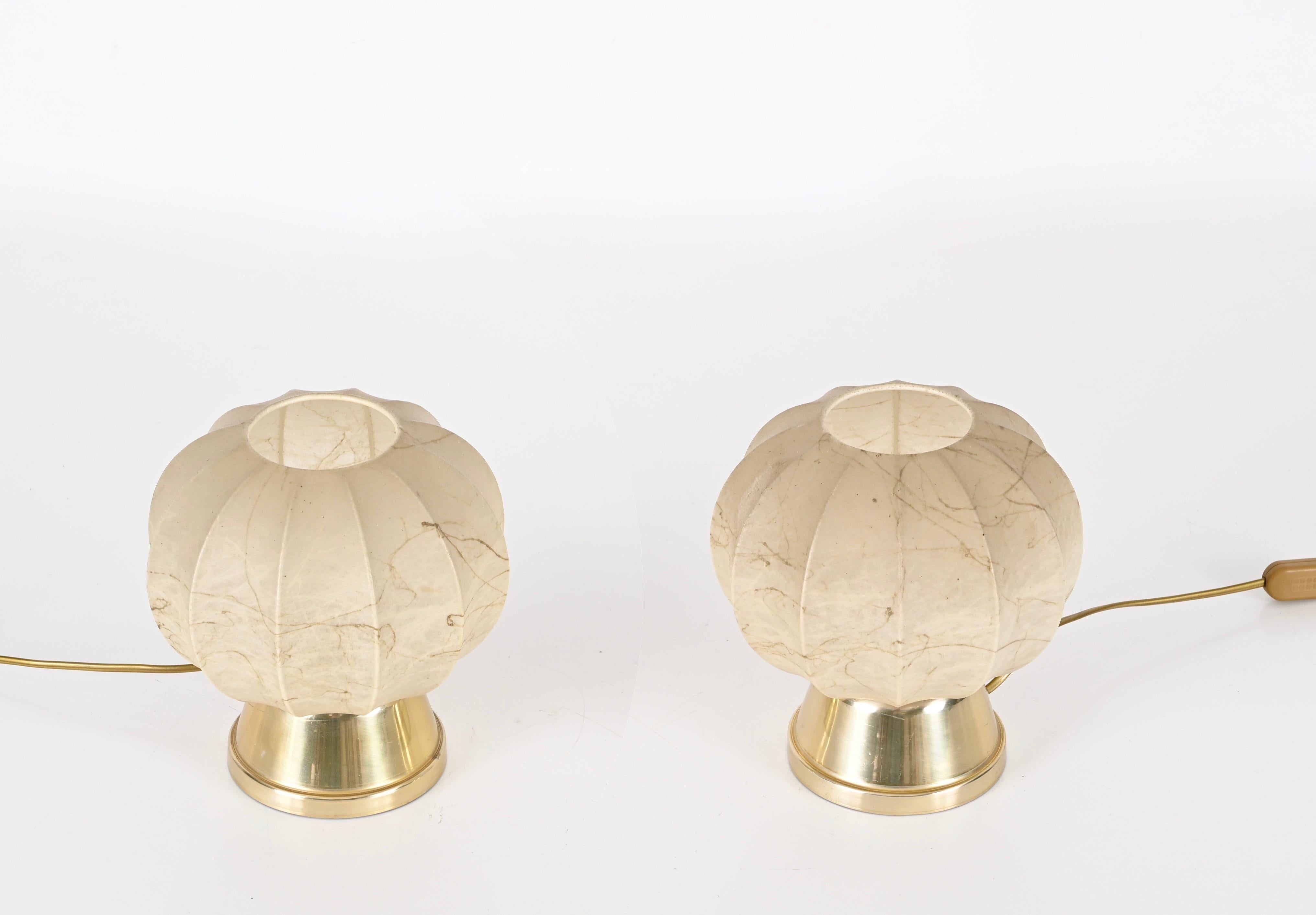 Pair of Cocoon Gilt Base Table Lamps by Castiglioni Brothers, Italy 1960s In Good Condition In Roma, IT