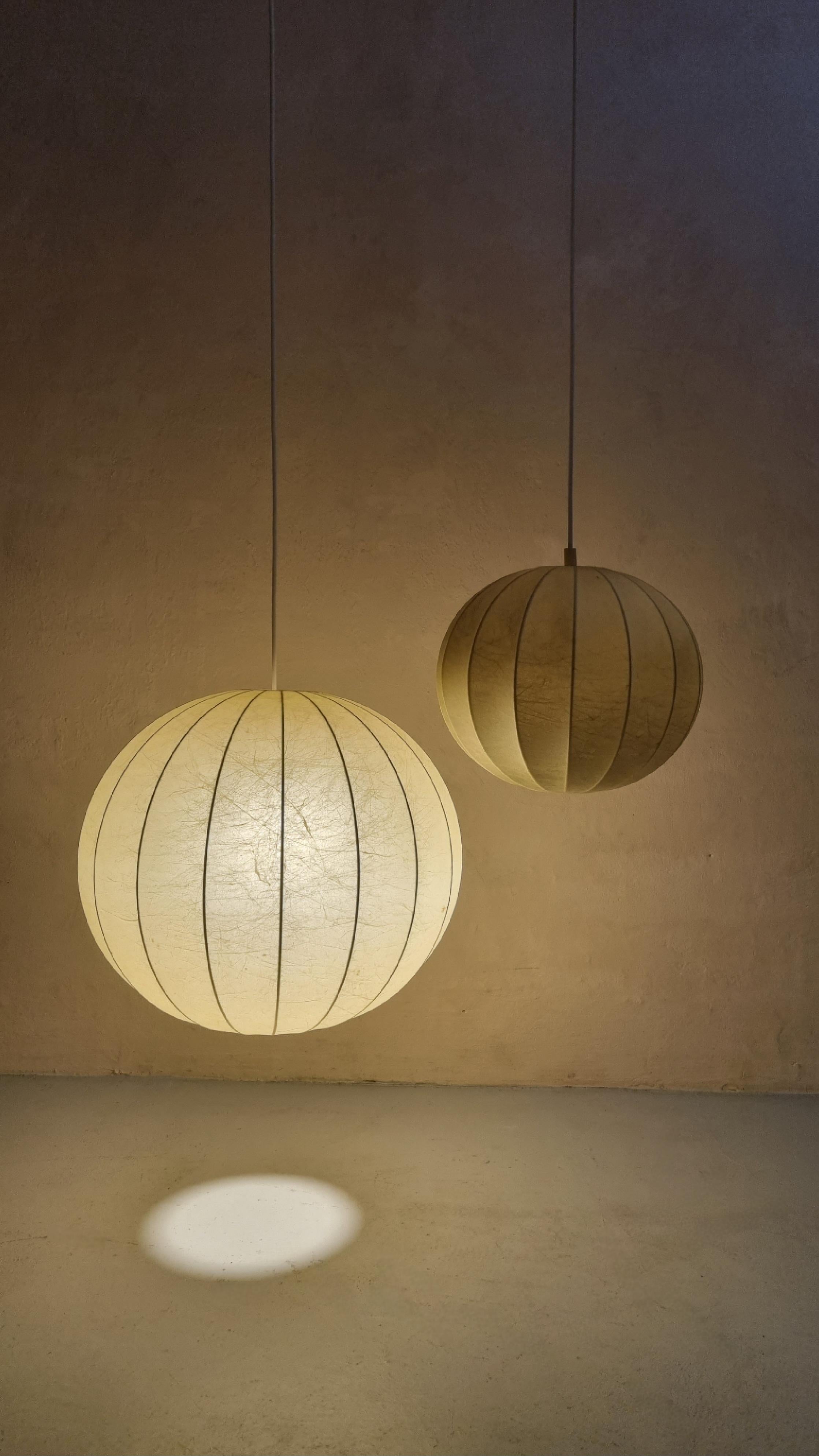 Mid-20th Century Pair of Cocoon Suspension Lamp, Italian Manufacture, 1960s For Sale