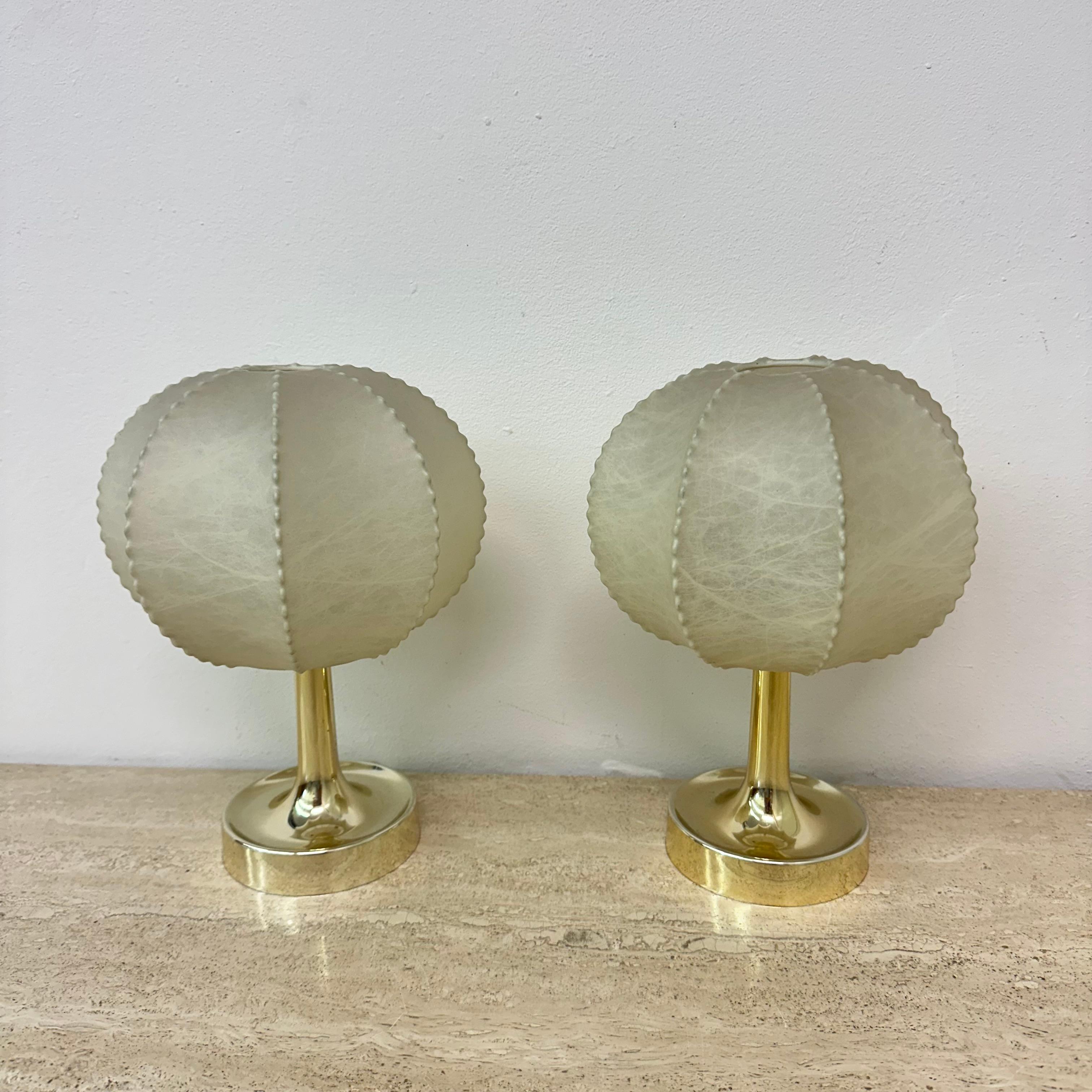 Paar Cocoon Tischlampen von Alfred Wauer für Goldkant, 1960er Jahre im Zustand „Gut“ in Delft, NL