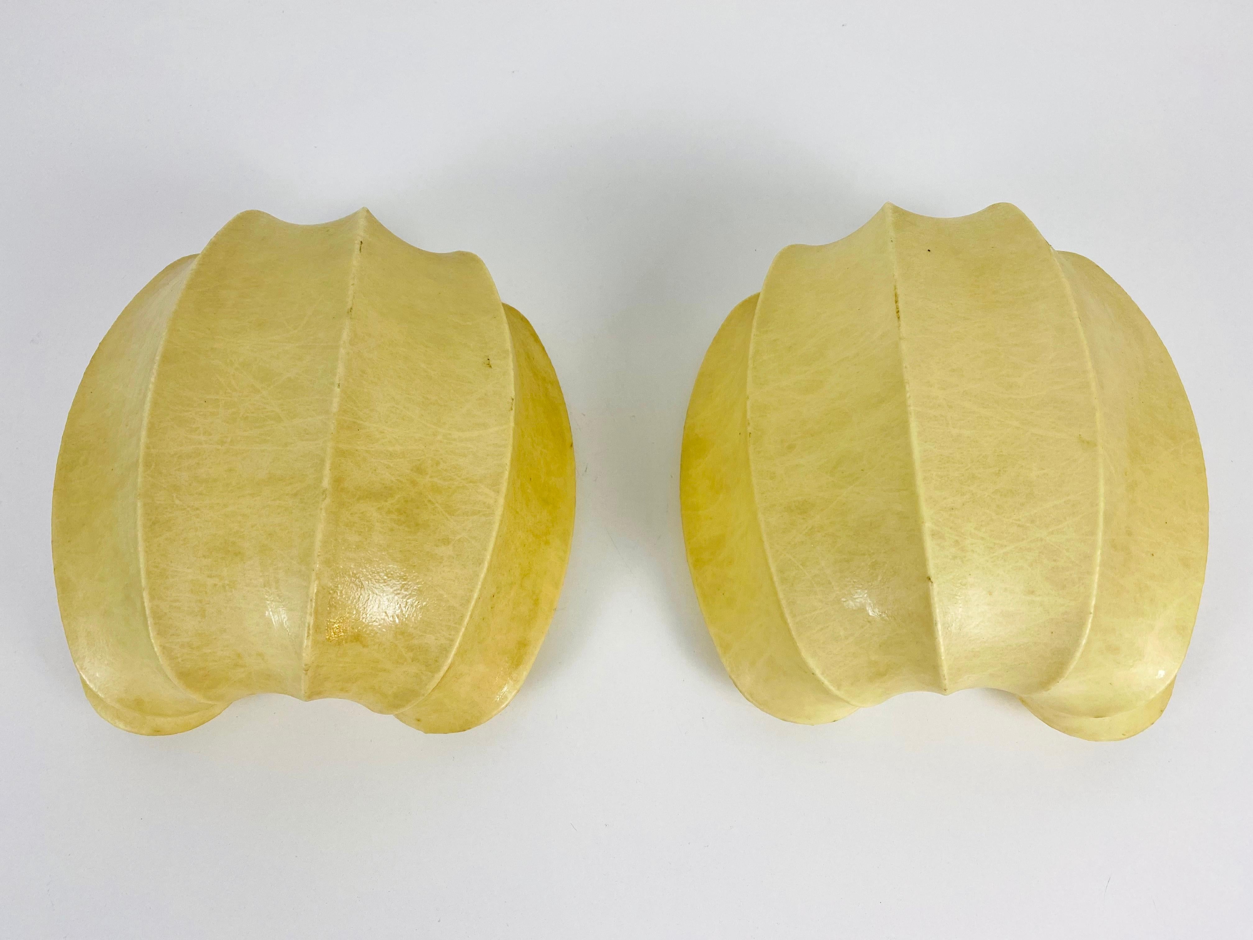 Mid-20th Century Pair of Cocoon Wall Lamps, 1960s