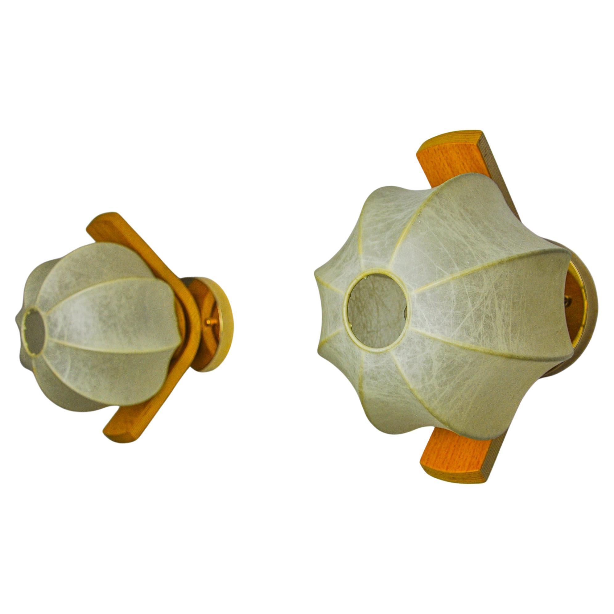 Pair of "cocoon" wall lights, Italy, 1960 For Sale at 1stDibs