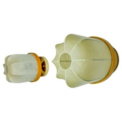 Paire de "Cocoon Lights", résine et pin, Italie, 1970