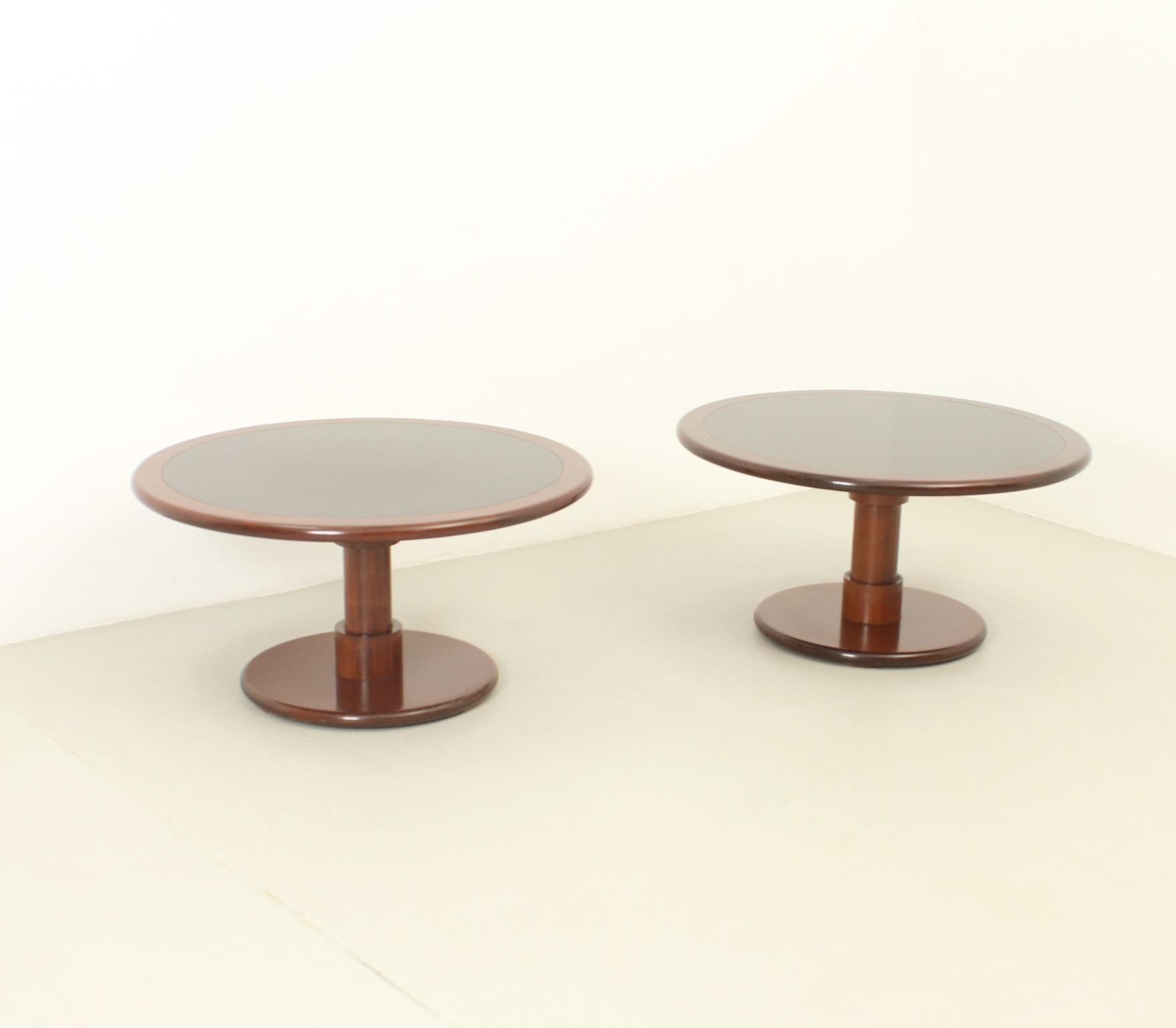 Paire de tables basses ou d'appoint des architectes espagnols Correa & Milá, années 1960 en vente 5