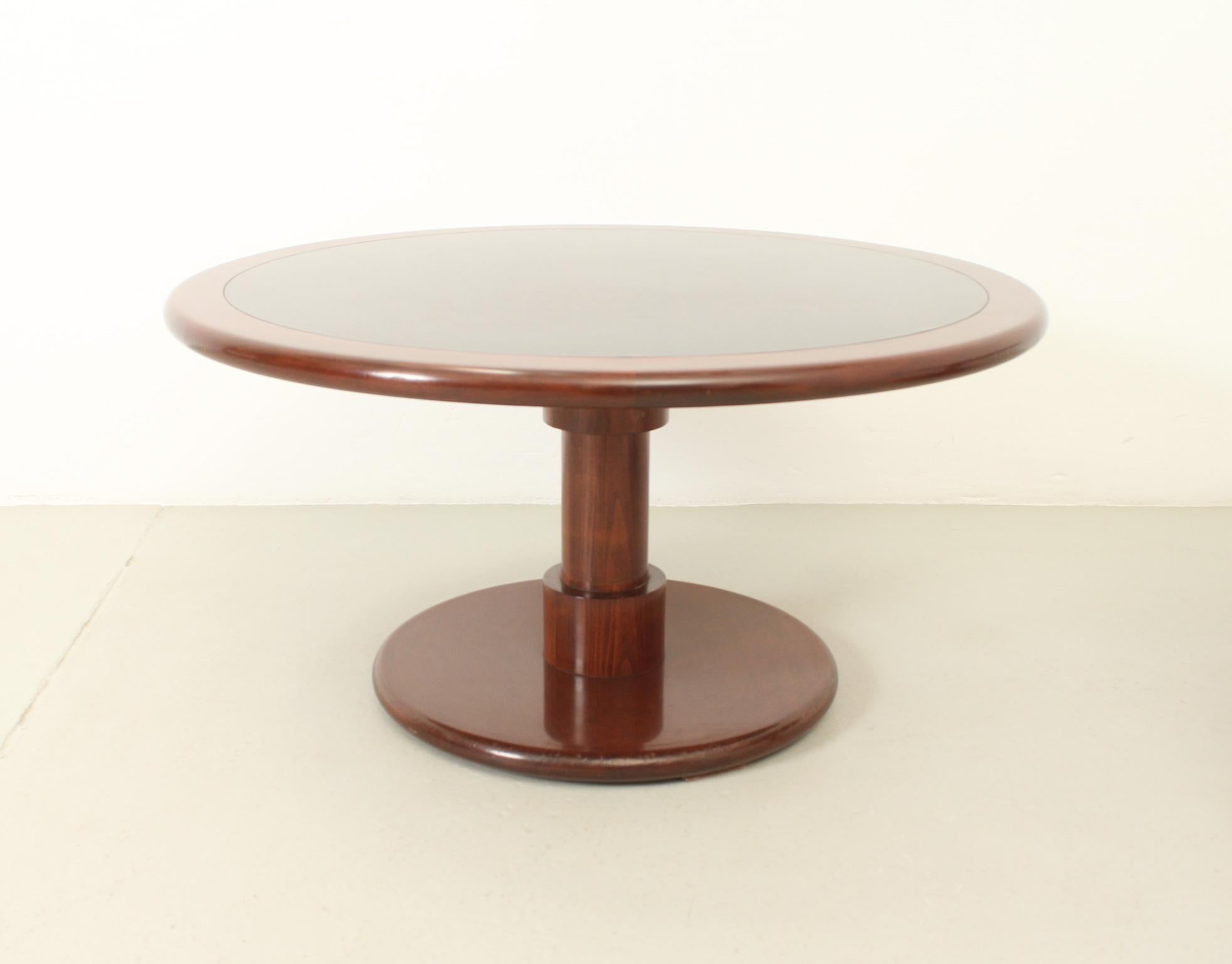 Mid-20th Century Pair of Coffee or Side Tables by Spanish Architects Correa & Milá, 1960's For Sale