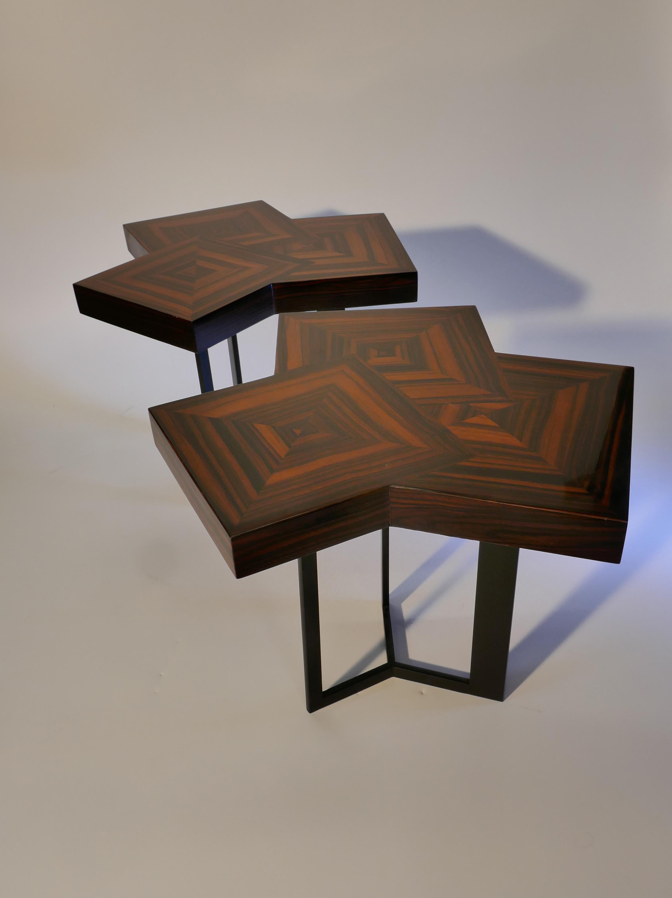 Paire de cafés  Table d'appoint ou table de chevet Cubes en marqueterie d'ébène de Macassar par A. Lefort en vente 8