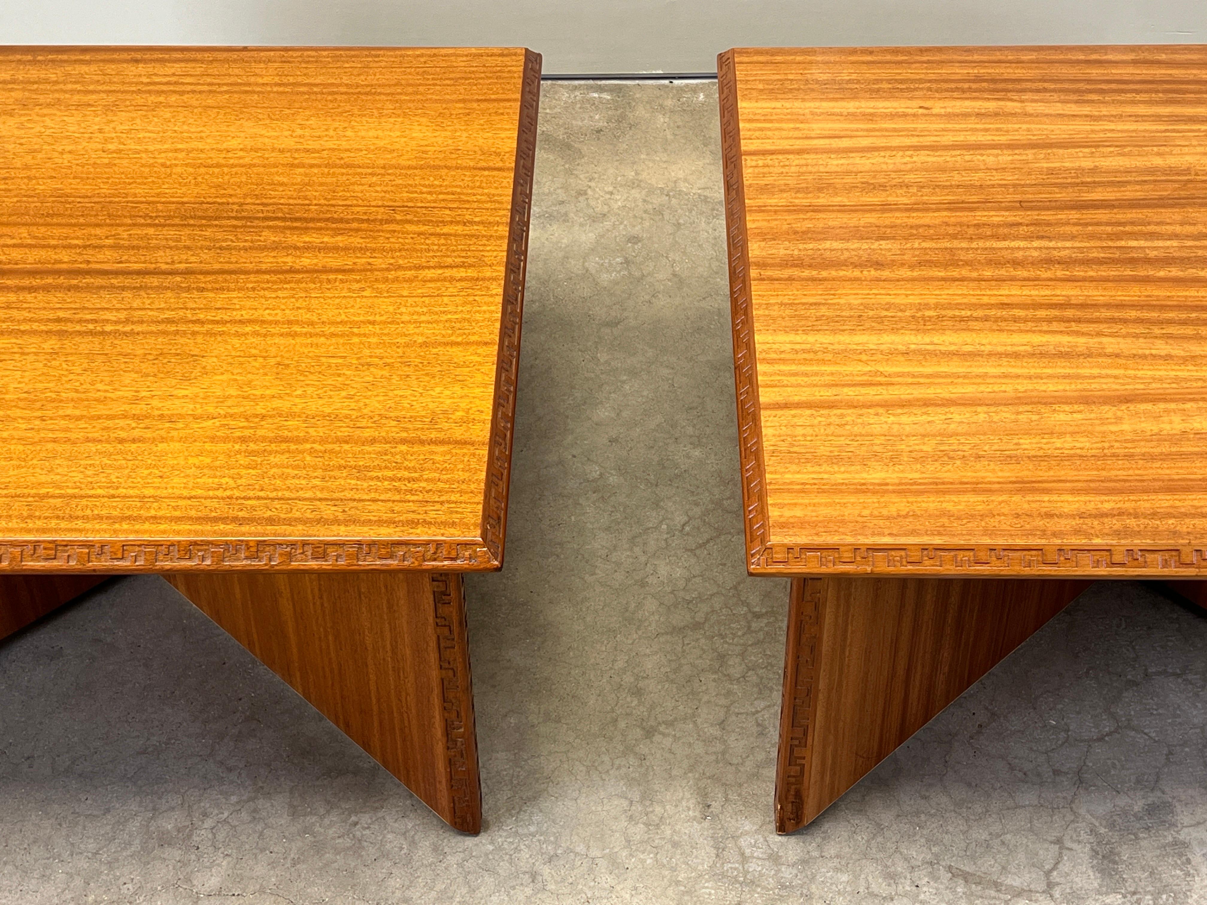 Milieu du XXe siècle Paire de tables basses de Frank Lloyd Wright pour Henredon en vente