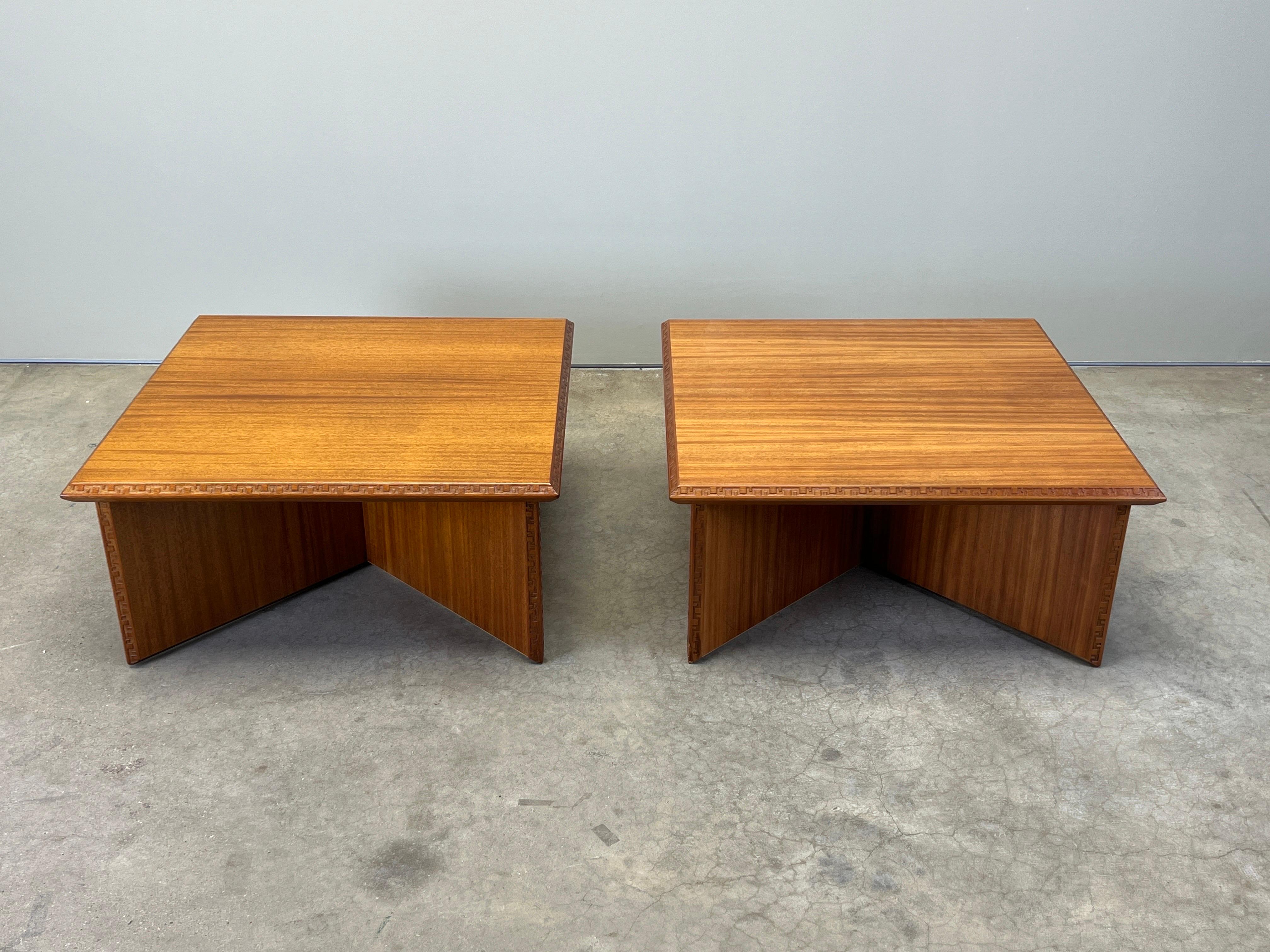 Acajou Paire de tables basses de Frank Lloyd Wright pour Henredon en vente