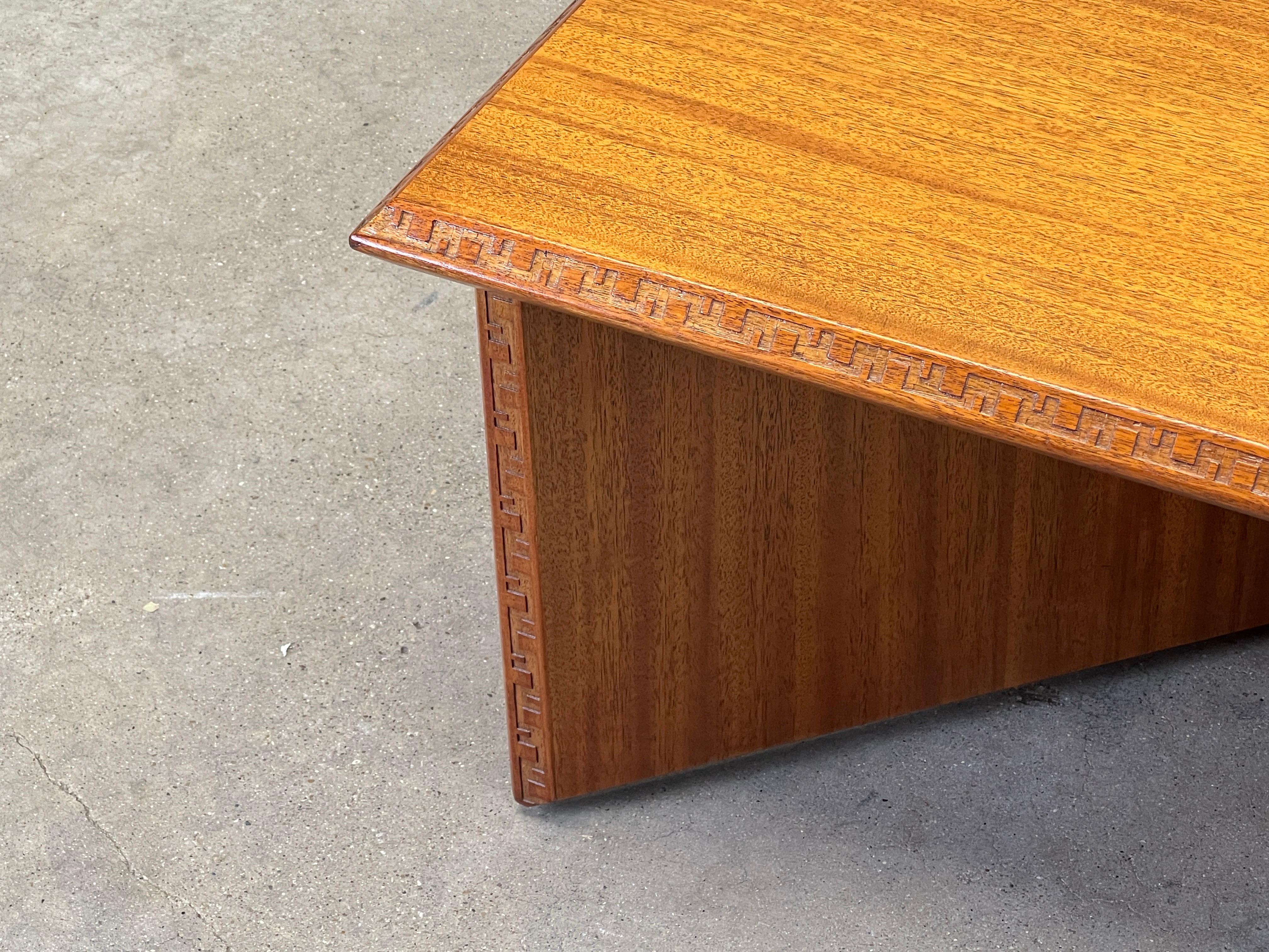 Paire de tables basses de Frank Lloyd Wright pour Henredon en vente 4