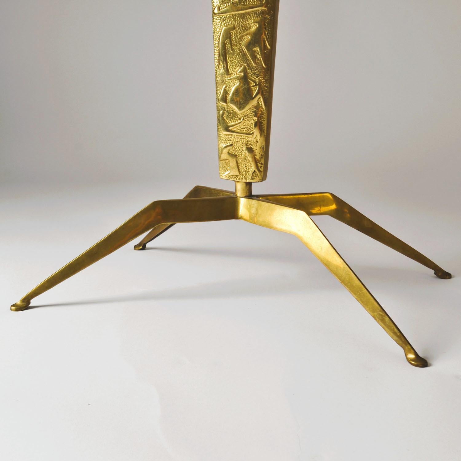 Paire de tables basses 'Dubè' par Duilio Barnabé Italie, relief en marbre et bronze en vente 4